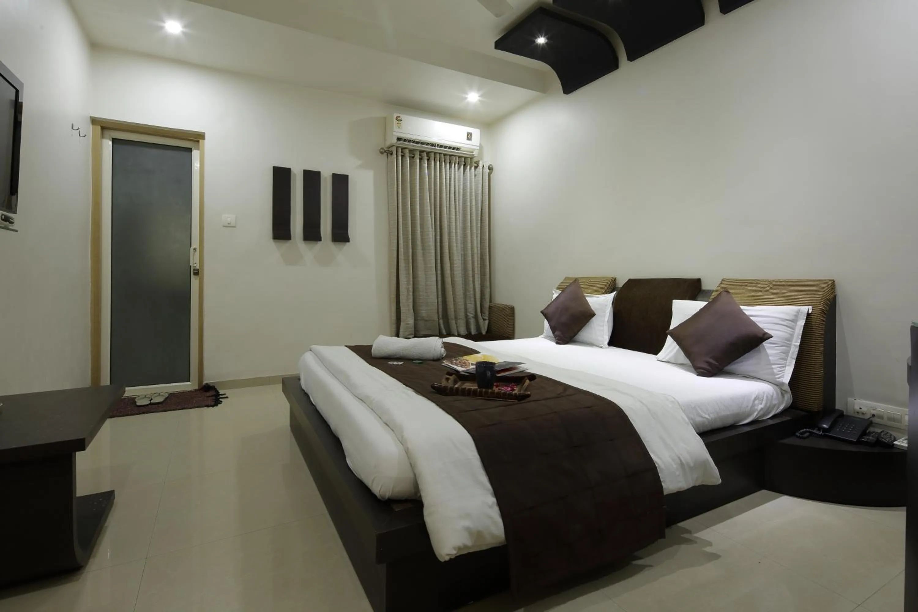 Photo of the whole room, Bed in Hotel Volga