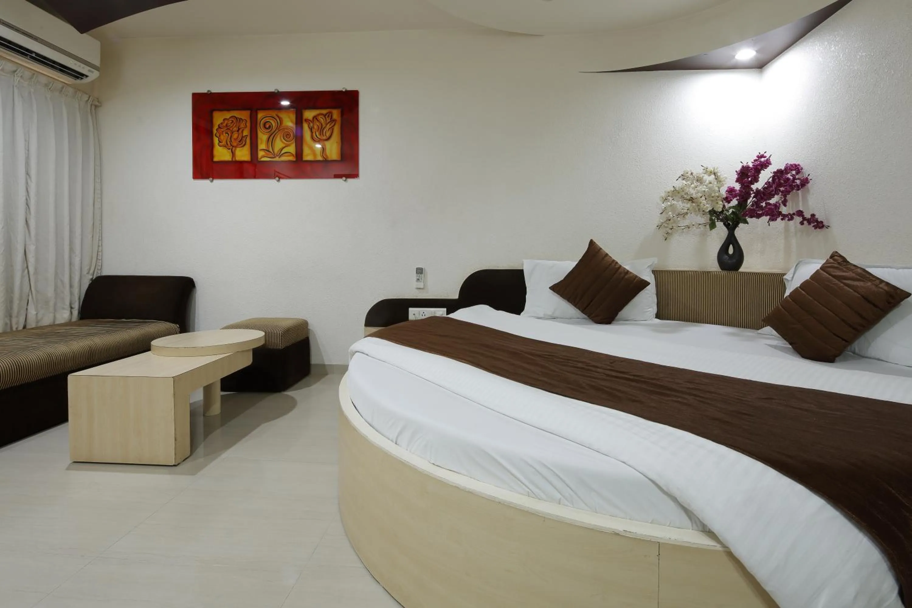 Photo of the whole room, Bed in Hotel Volga