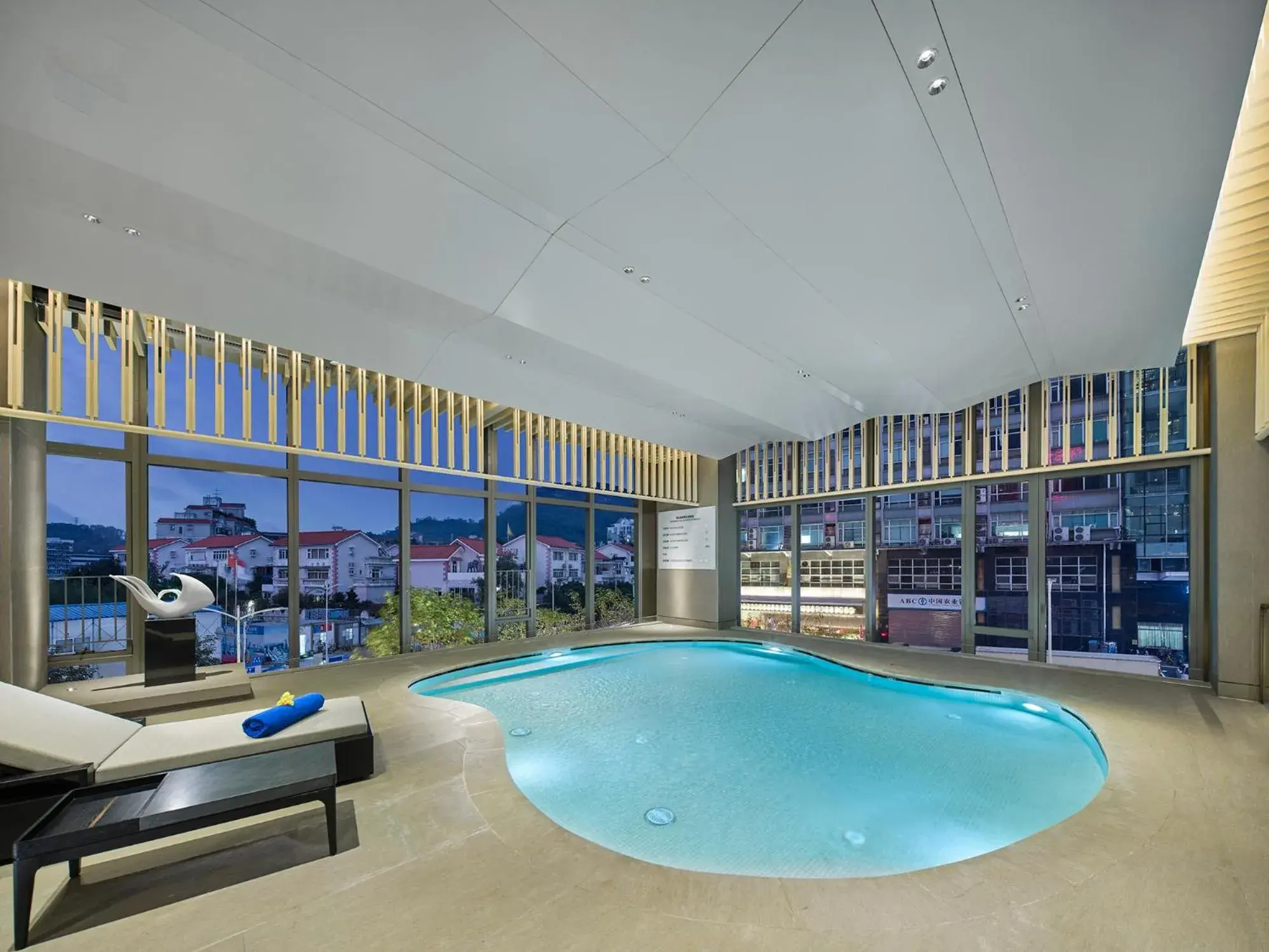 Swimming pool in InterContinental Dongguan by IHG Swimming pool in InterContinental Dongguan by IHG