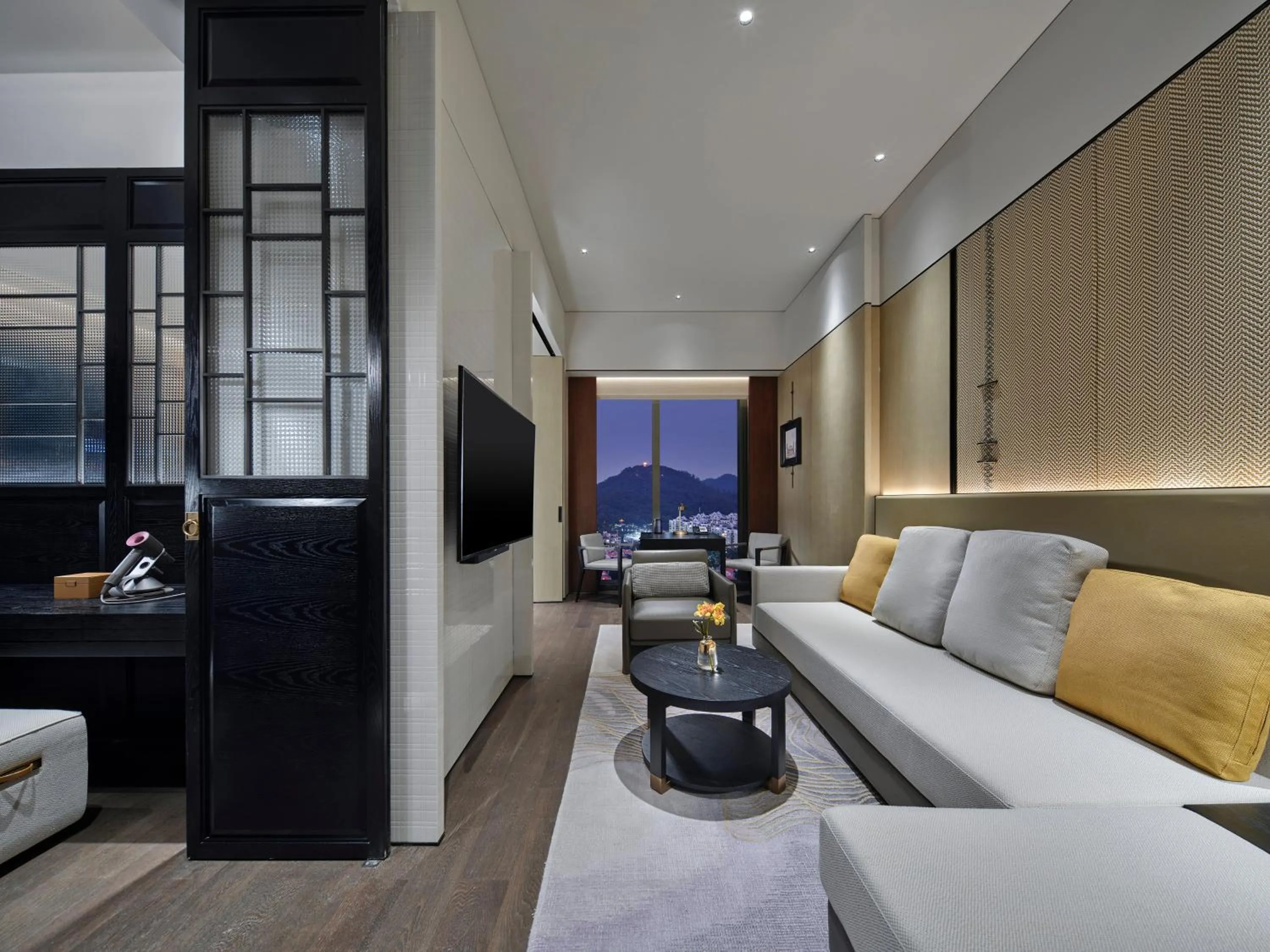 Photo of the whole room in InterContinental Dongguan by IHG