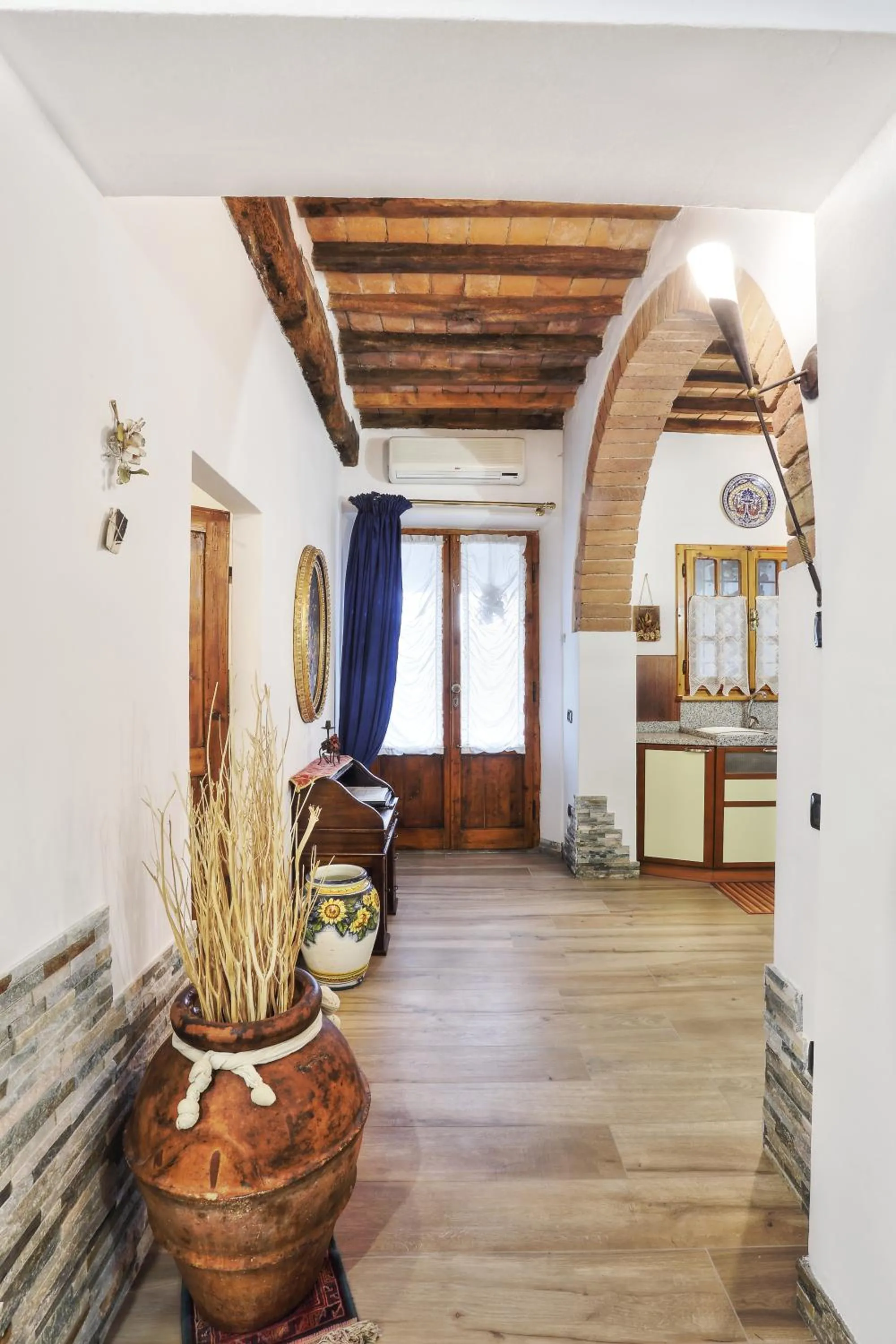 Facade/entrance in La Suite Toscana