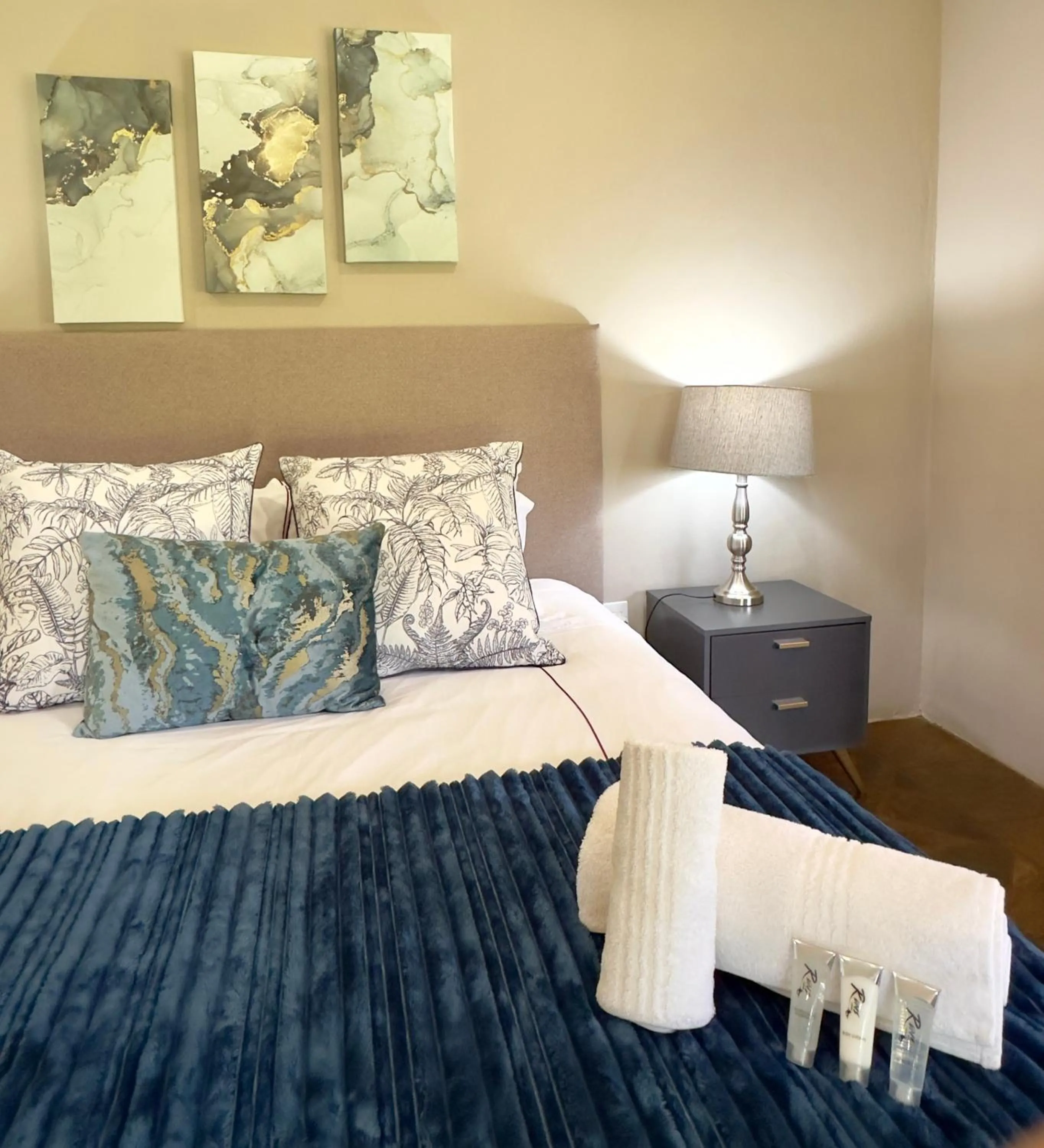 Bed in Remi Lodge