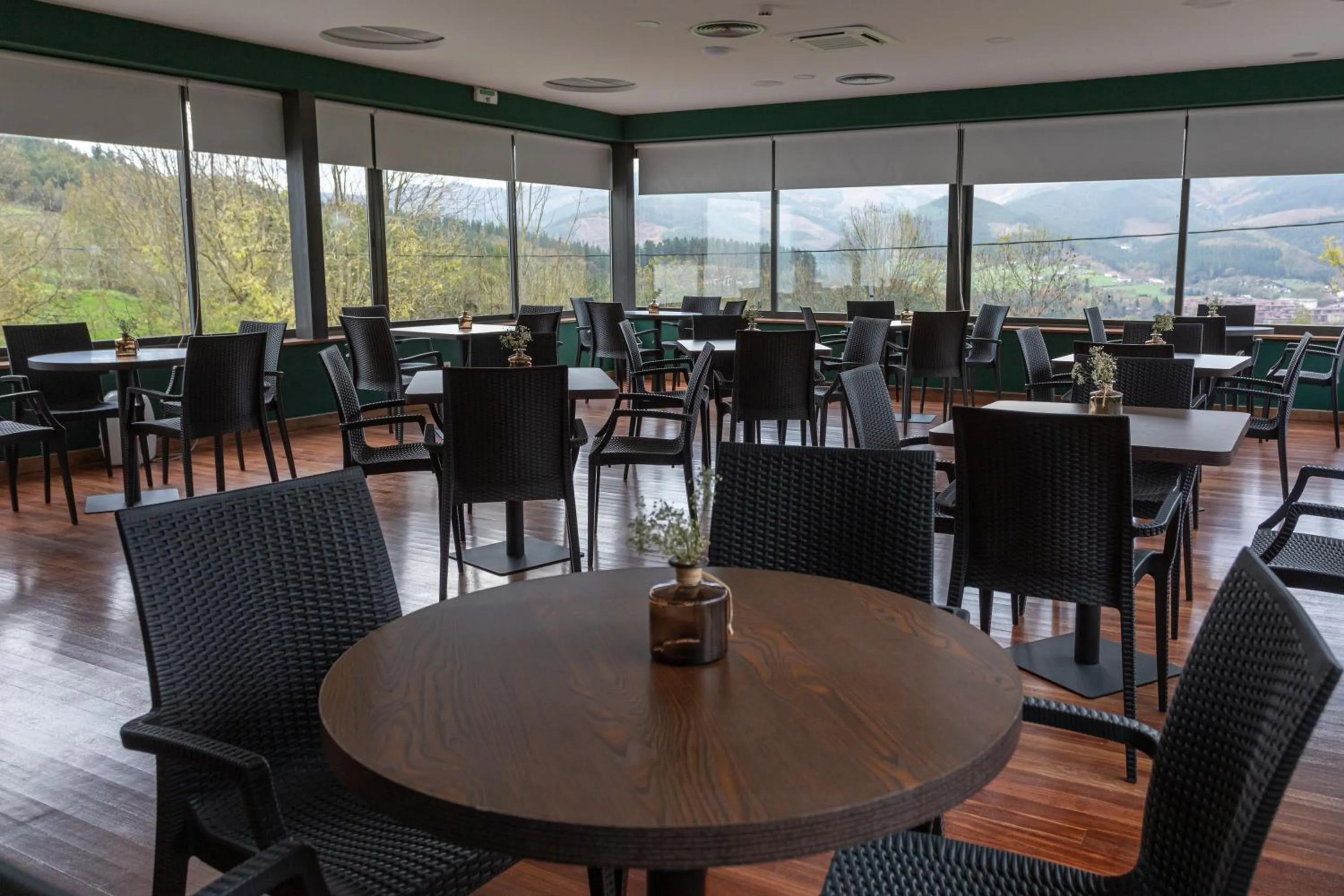 Restaurant/places to eat in Soraluze Hotela