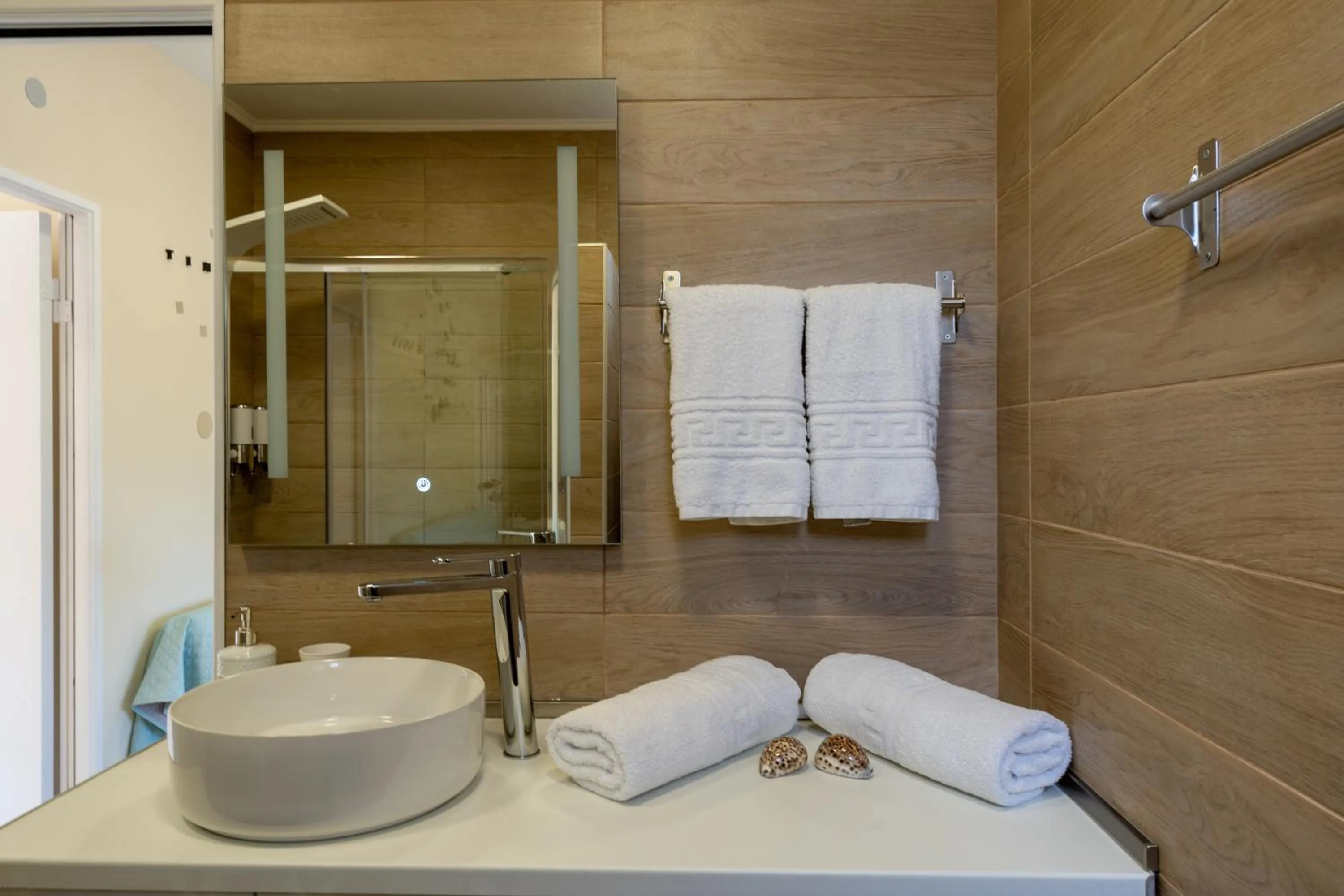Bathroom in Modular Bungalows With Heated Pool Artemis Greece