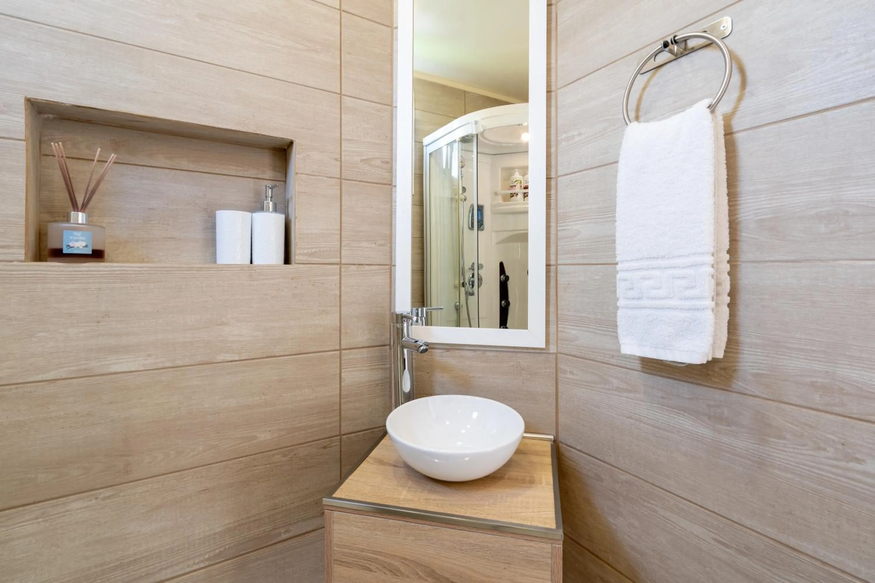 Bathroom in Modular Bungalows With Heated Pool Artemis Greece