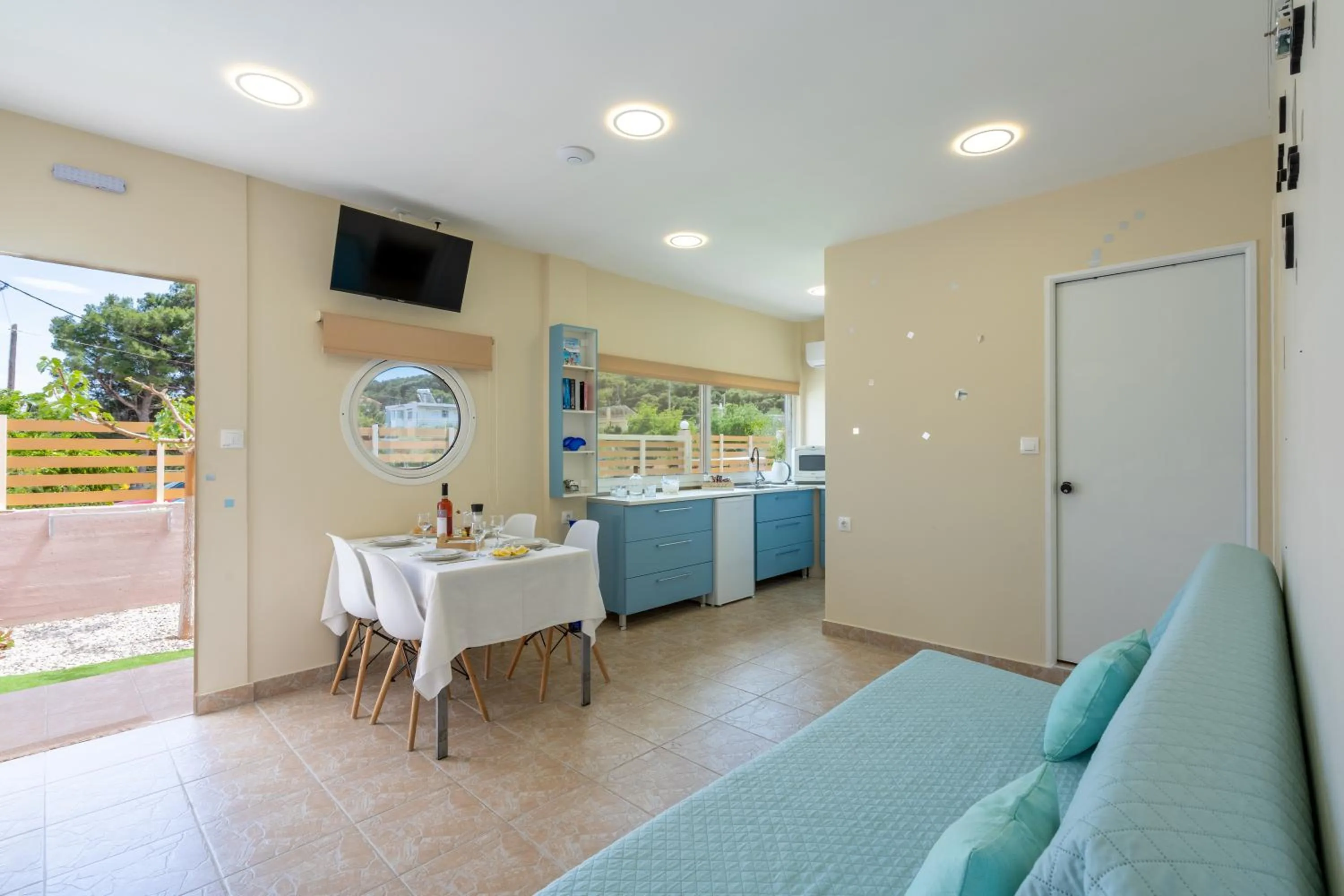 TV and multimedia in Modular Bungalows With Heated Pool Artemis Greece