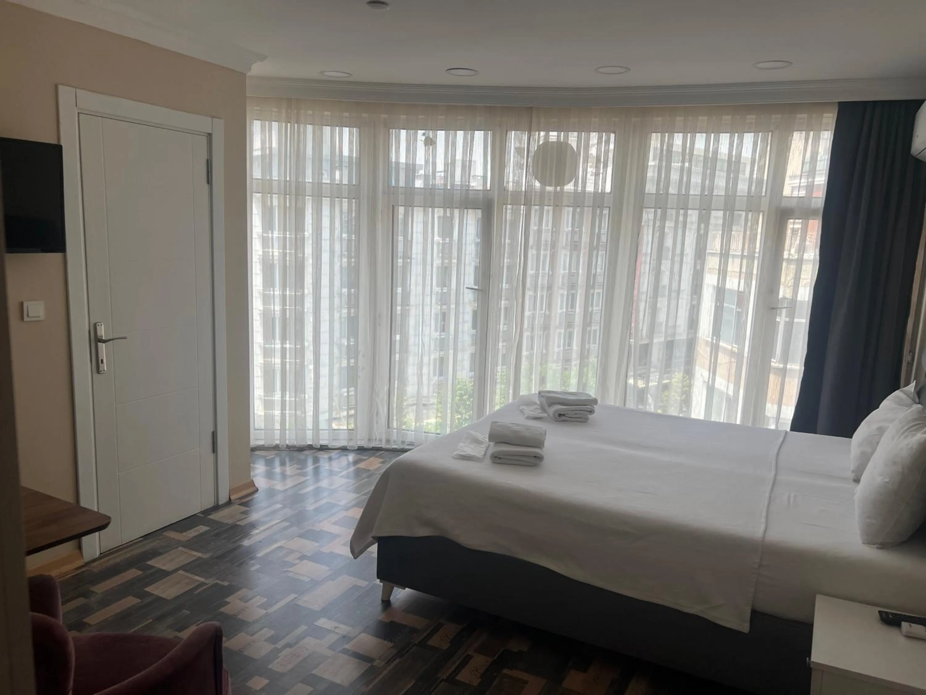 Bed in King Istanbul Hotel