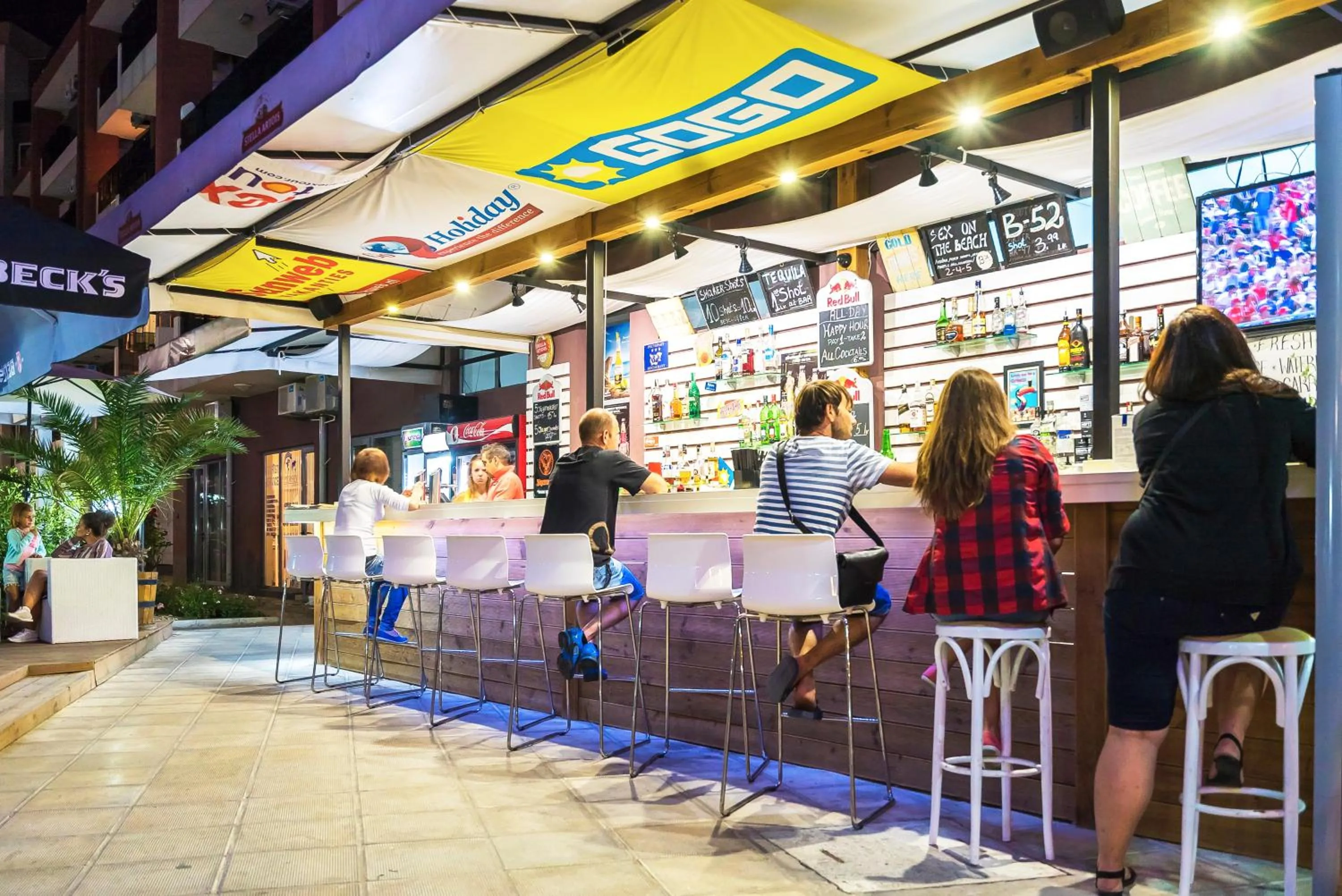 Lounge or bar in Admiral Plaza Hotel