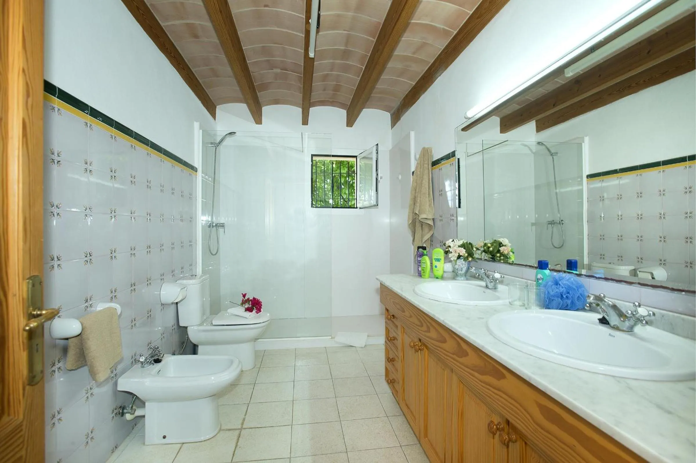 Bathroom in Villa TANCOTES