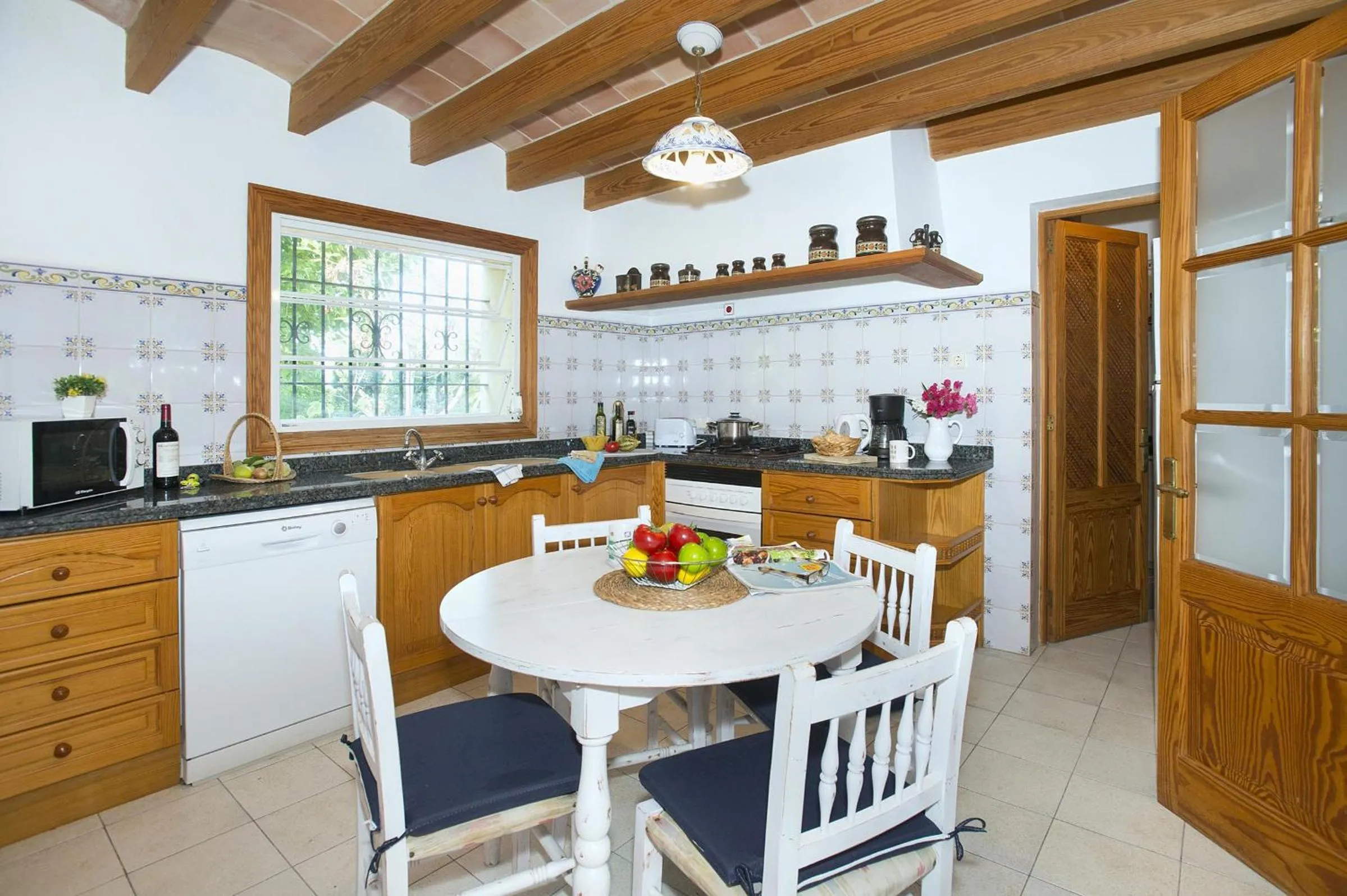 Kitchen or kitchenette in Villa TANCOTES