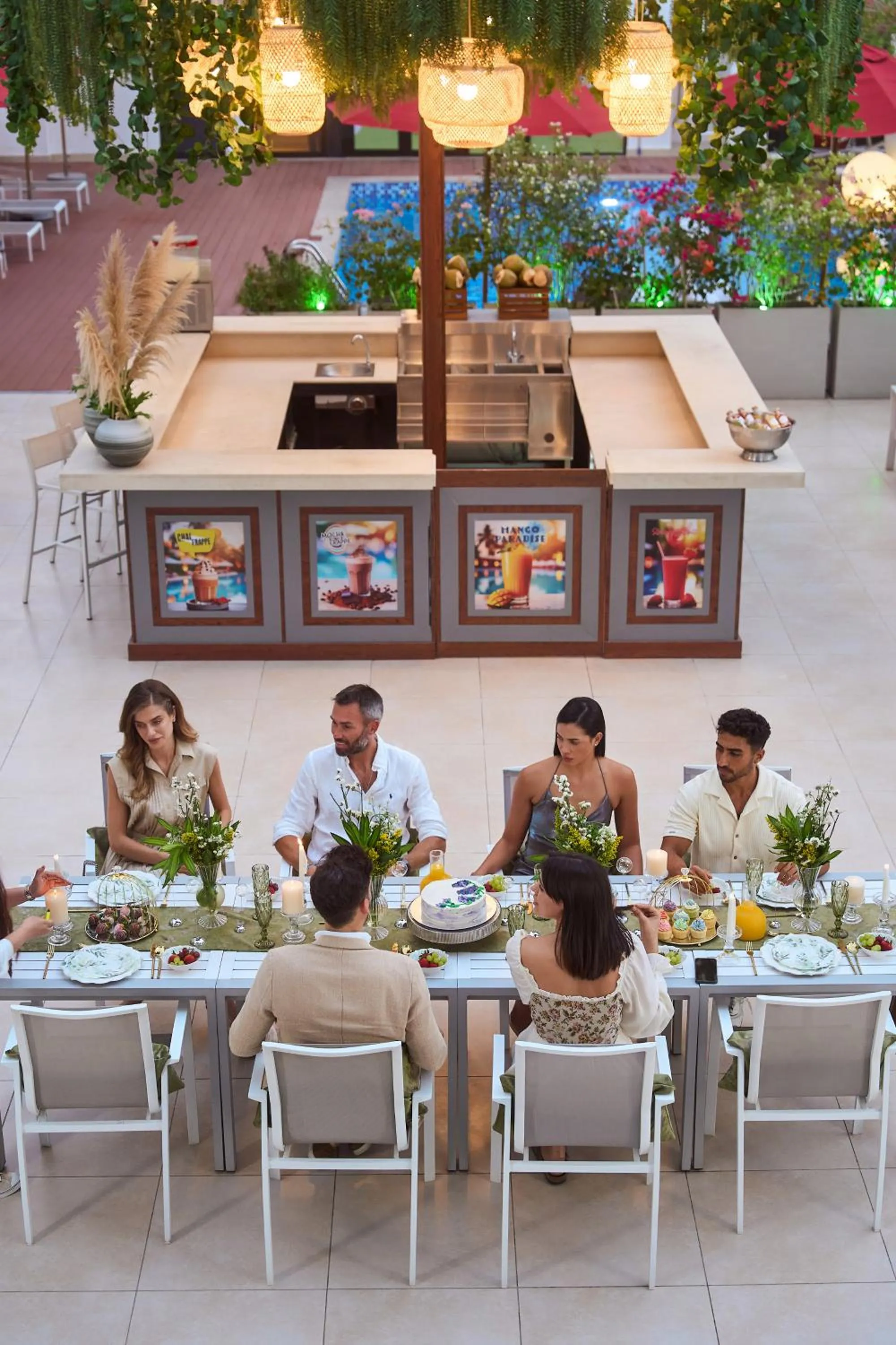 Restaurant/places to eat in Golden Sands Hotel Apartments