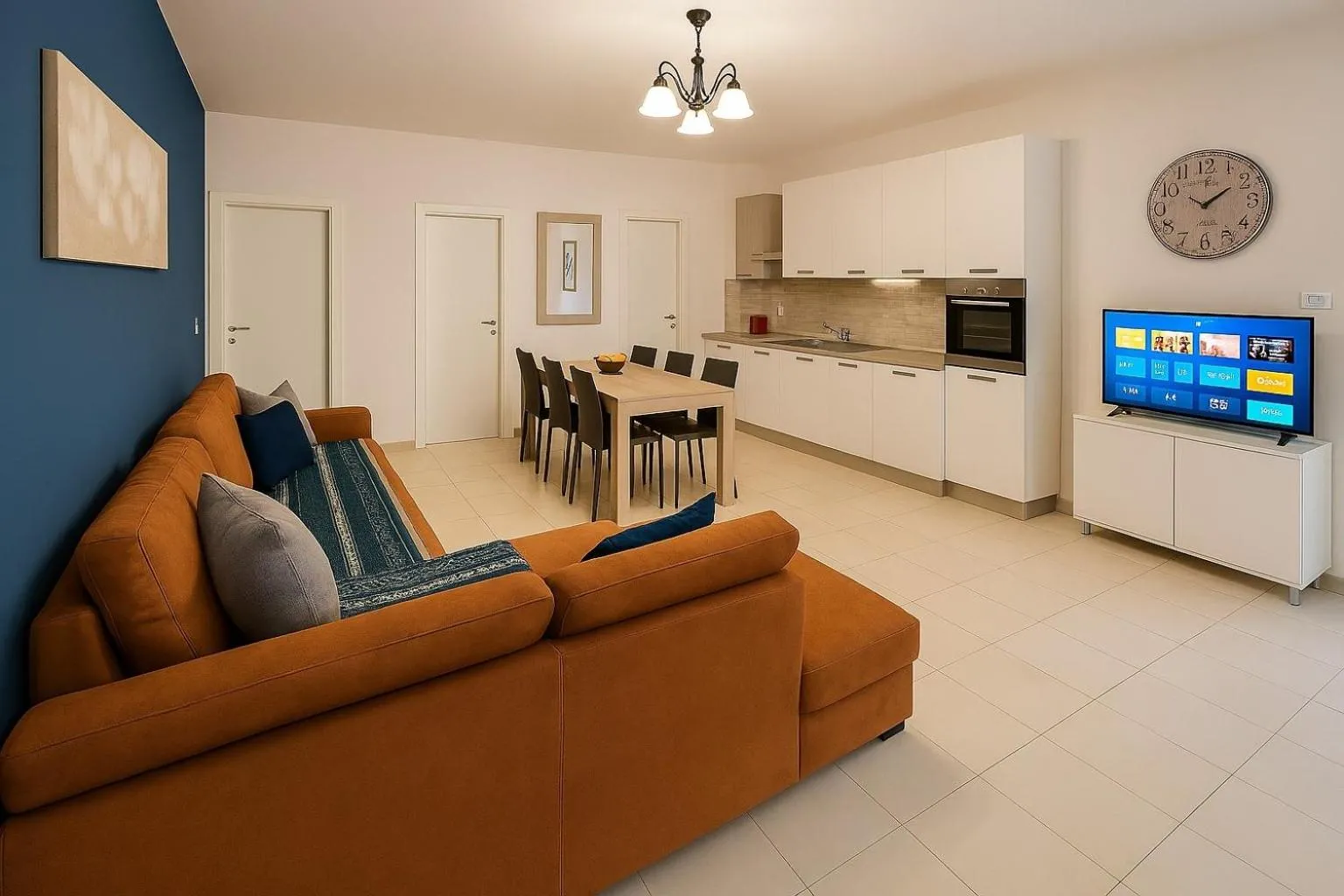 TV and multimedia in Lucini Ai Portici,parcheggio privato,due minuti dal Bernina Express