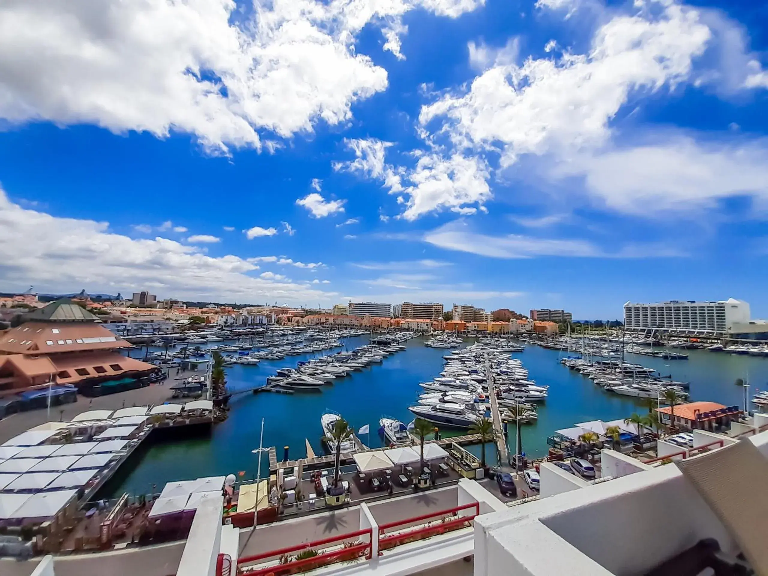 Penthouse Triplex L25 T2 by HsR Vilamarina Penthouse Triplex L25 T2 by HsR Vilamarina