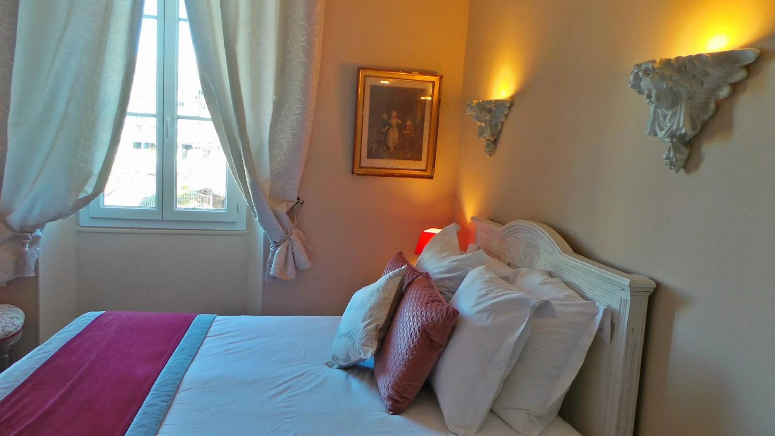 Photo of the whole room, Bed in Hotel Relais Du Postillon