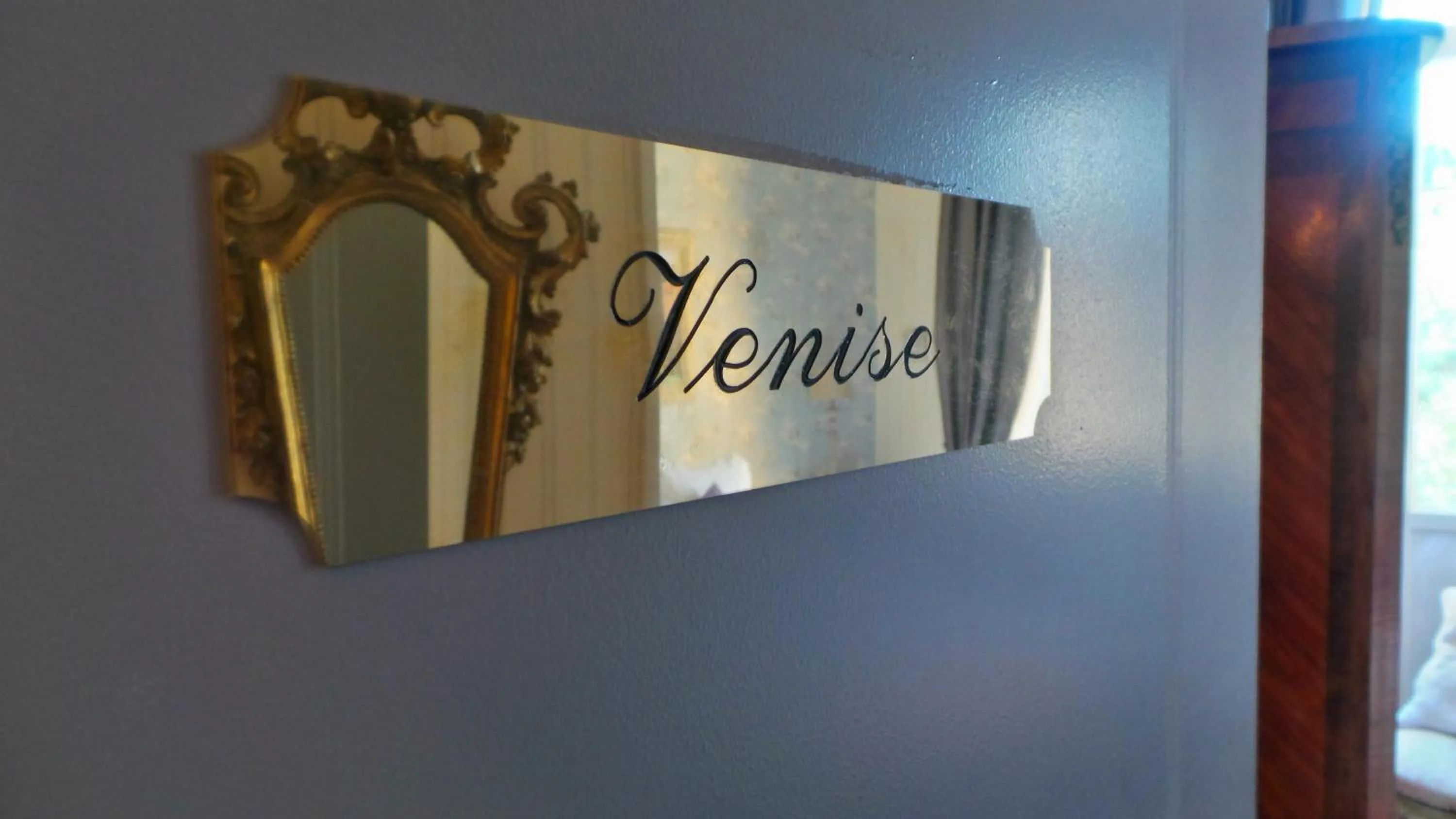 Decorative detail in Hotel Relais Du Postillon