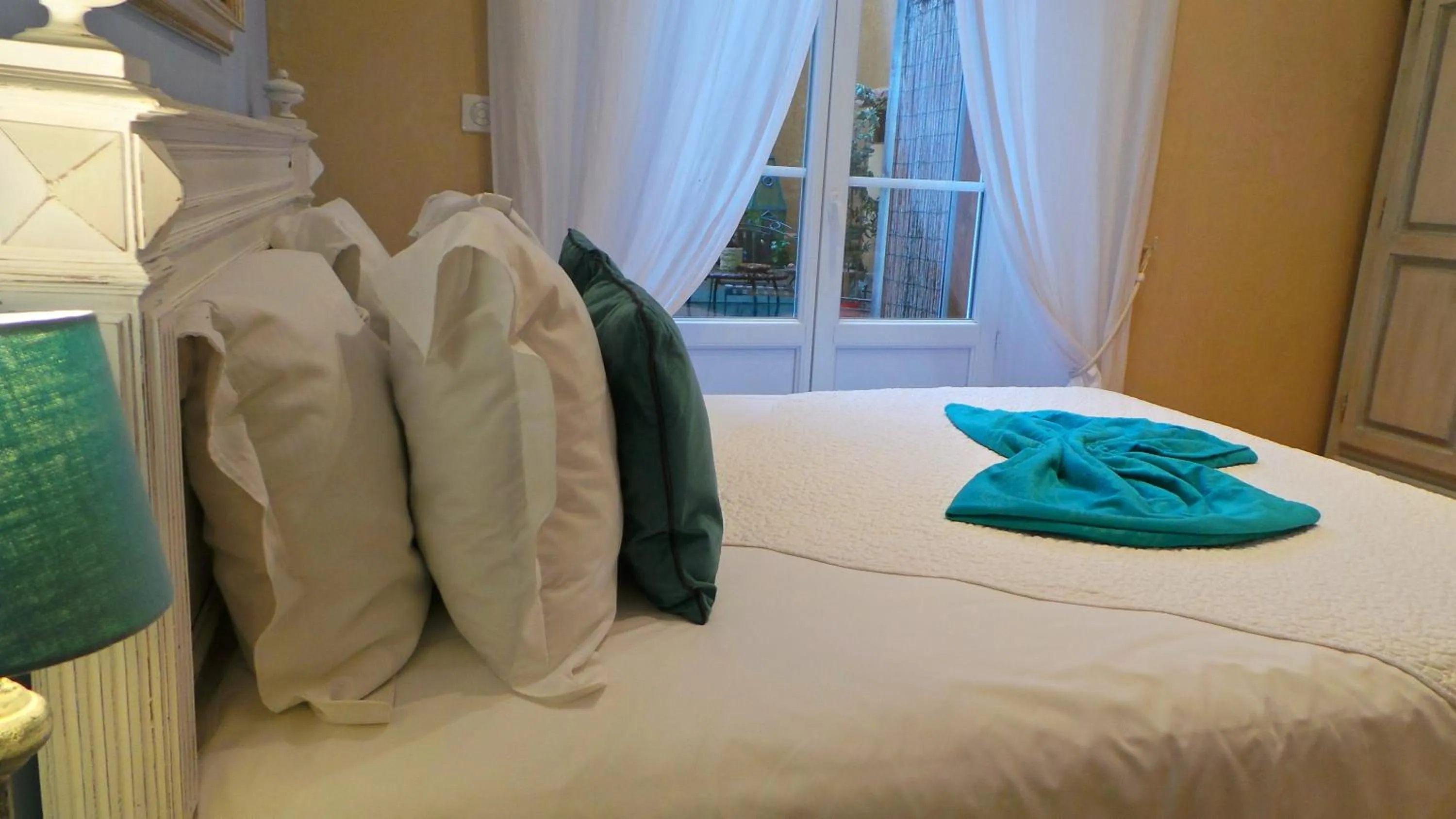 Decorative detail, Bed in Hotel Relais Du Postillon