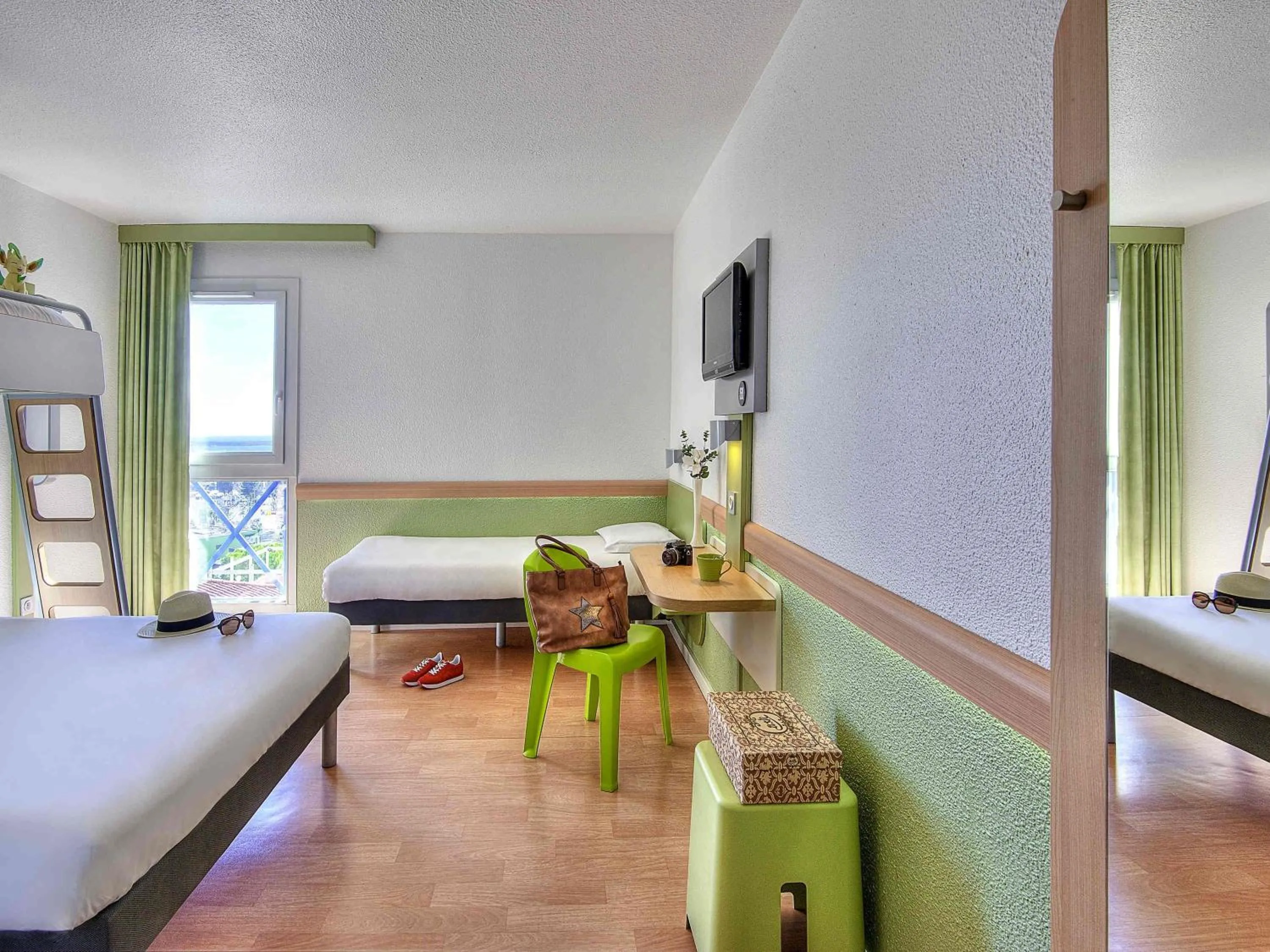 Bedroom, Bed in ibis budget Cannes Mougins