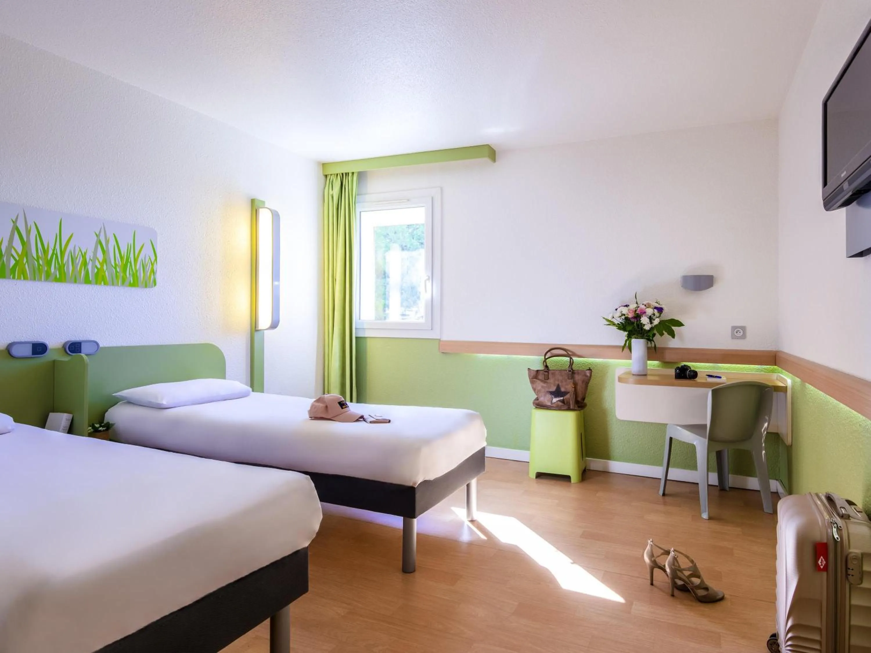 Bedroom, Bed in ibis budget Cannes Mougins