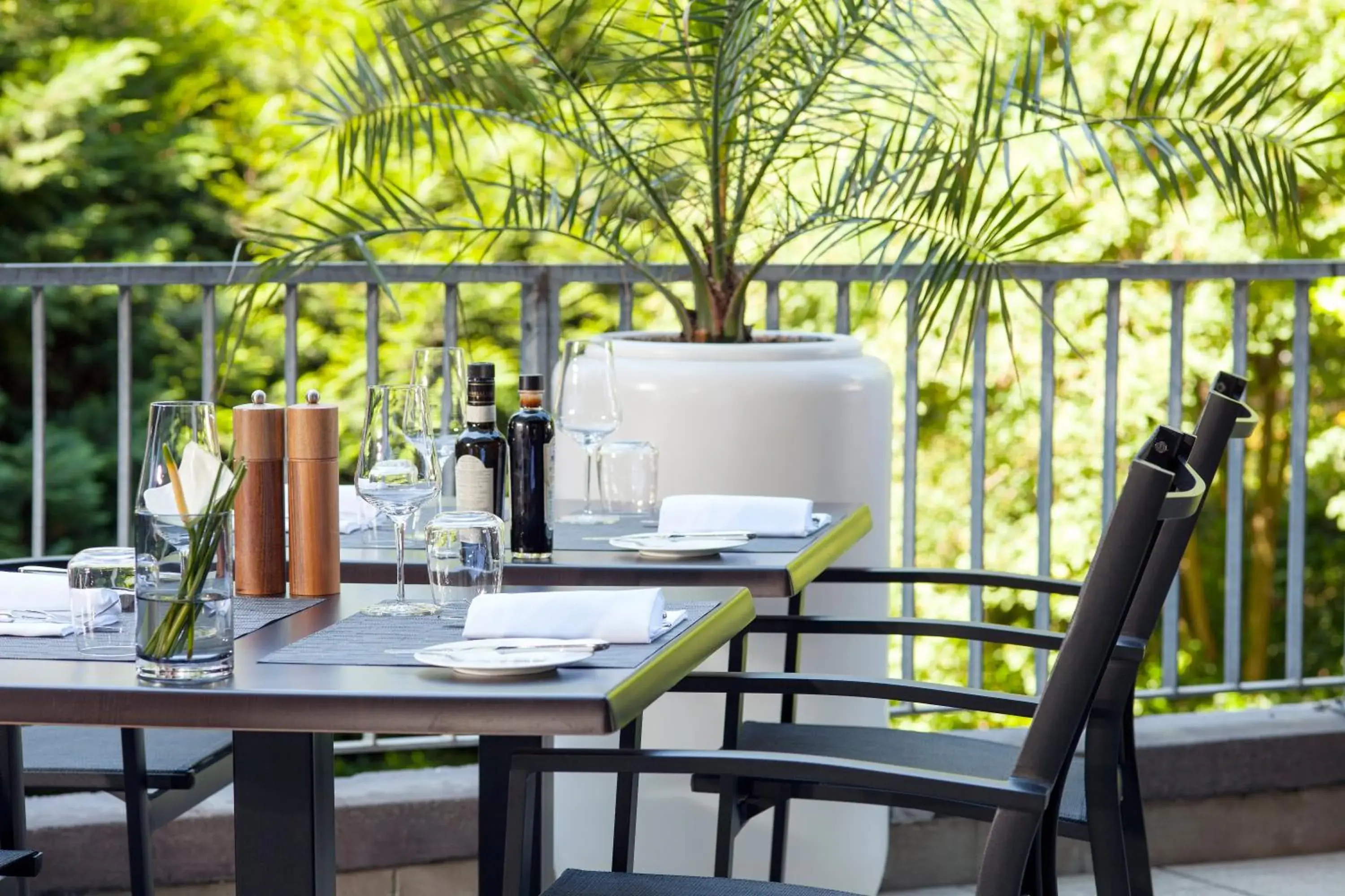 Restaurant/places to eat in Crowne Plaza Geneva by IHG Restaurant/places to eat in Crowne Plaza Geneva by IHG