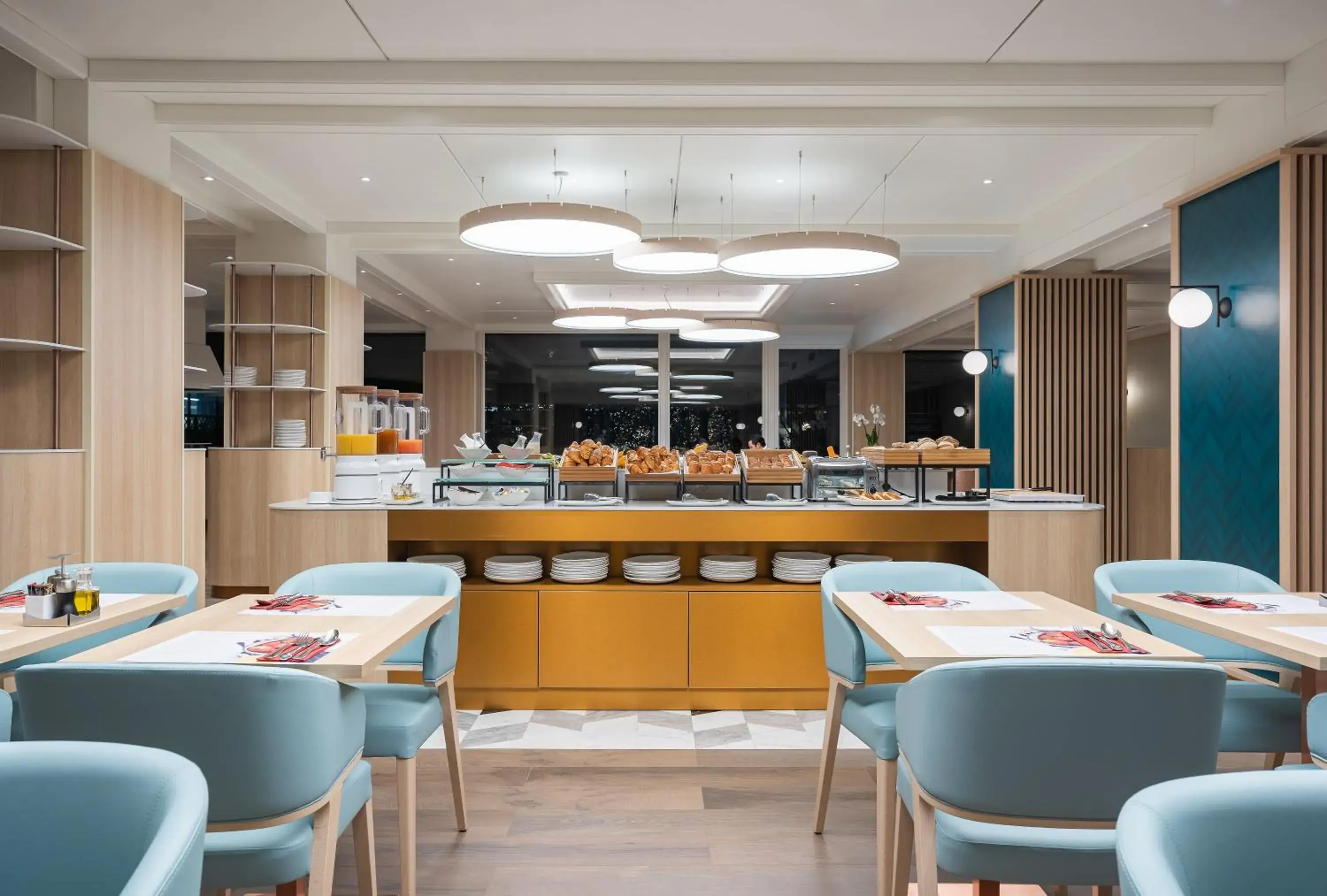 Breakfast in Crowne Plaza Geneva by IHG Breakfast in Crowne Plaza Geneva by IHG