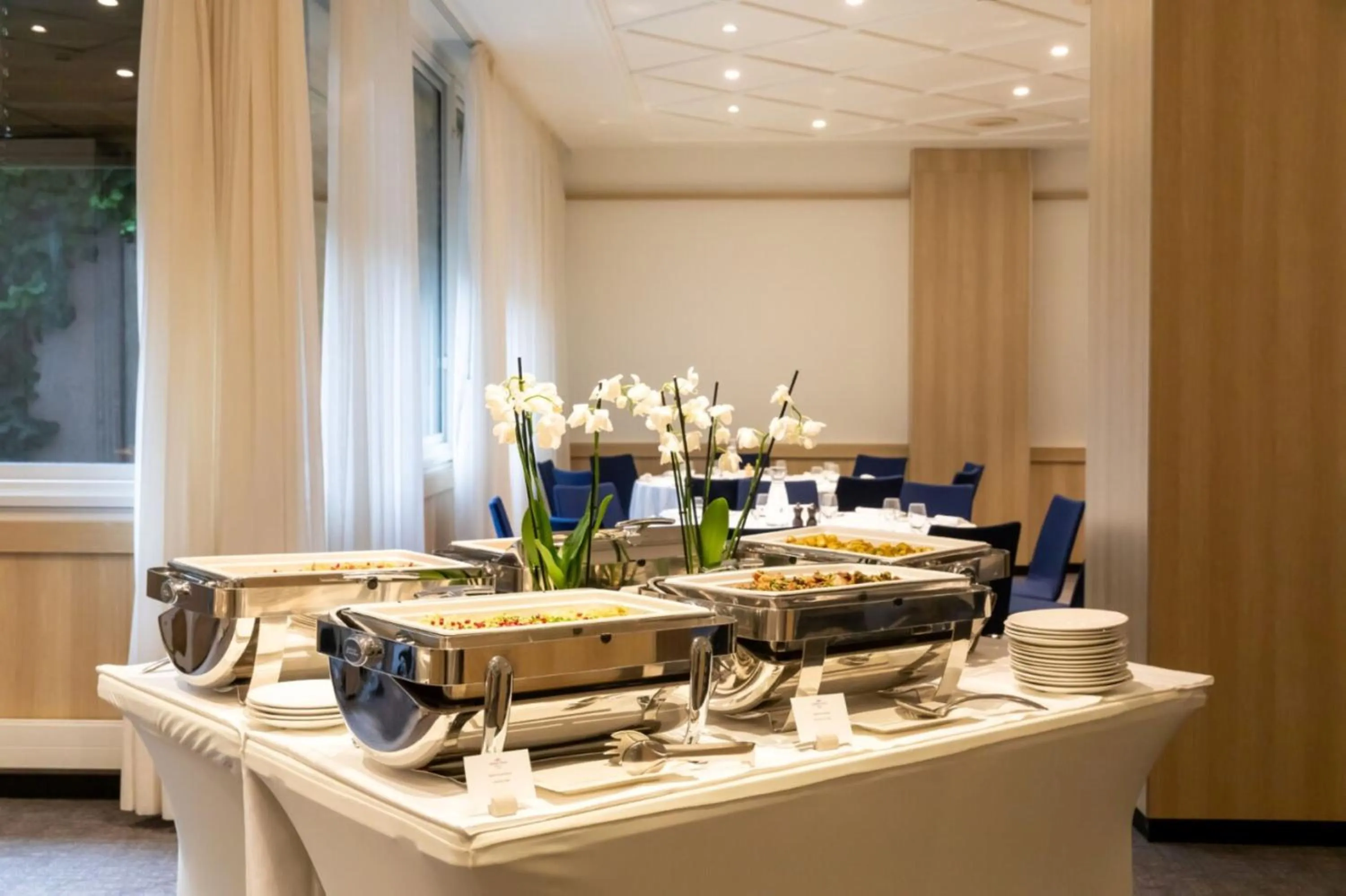 Meeting/conference room in Crowne Plaza Geneva by IHG