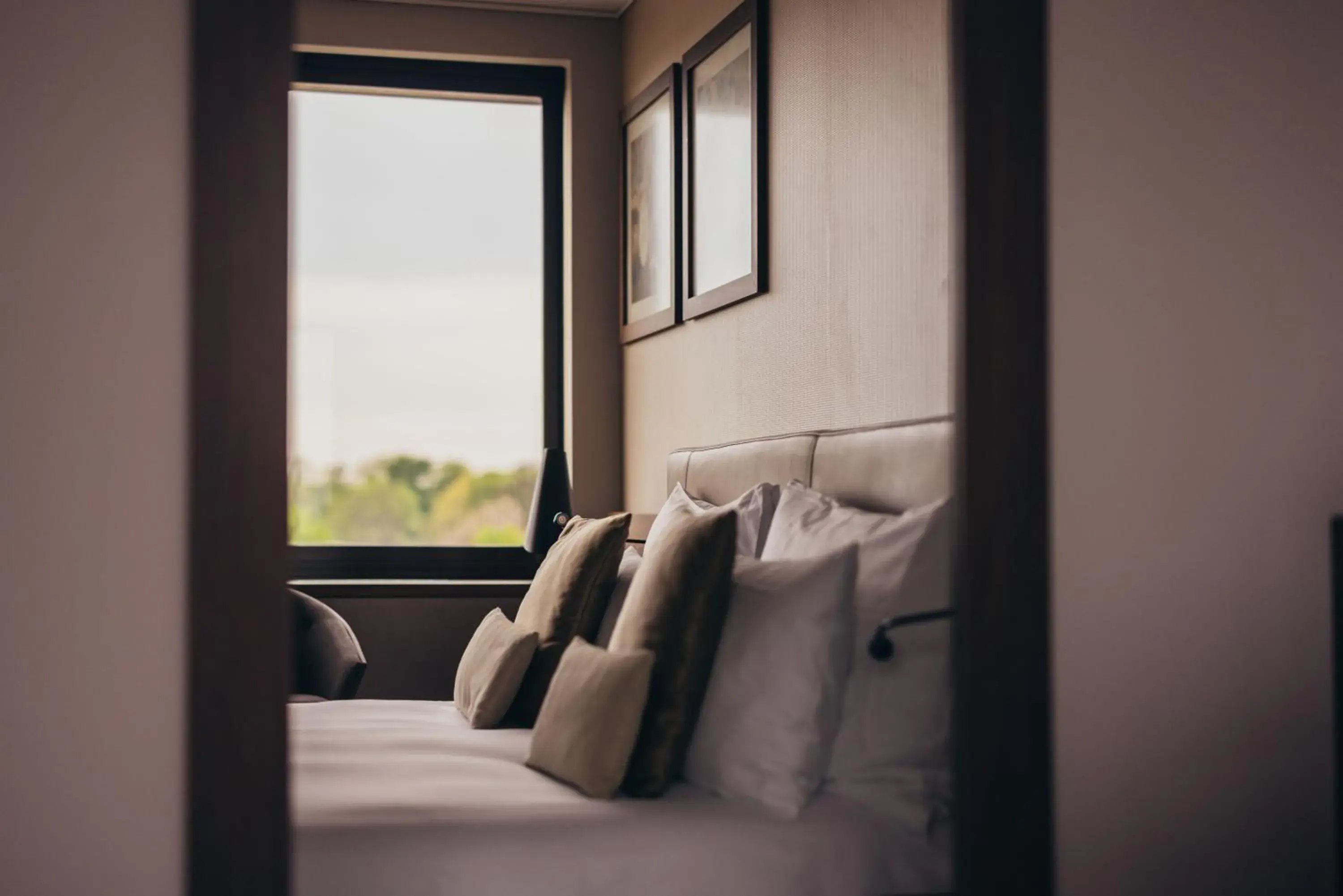 Bedroom, Bed in Crowne Plaza Geneva by IHG Bedroom, Bed in Crowne Plaza Geneva by IHG