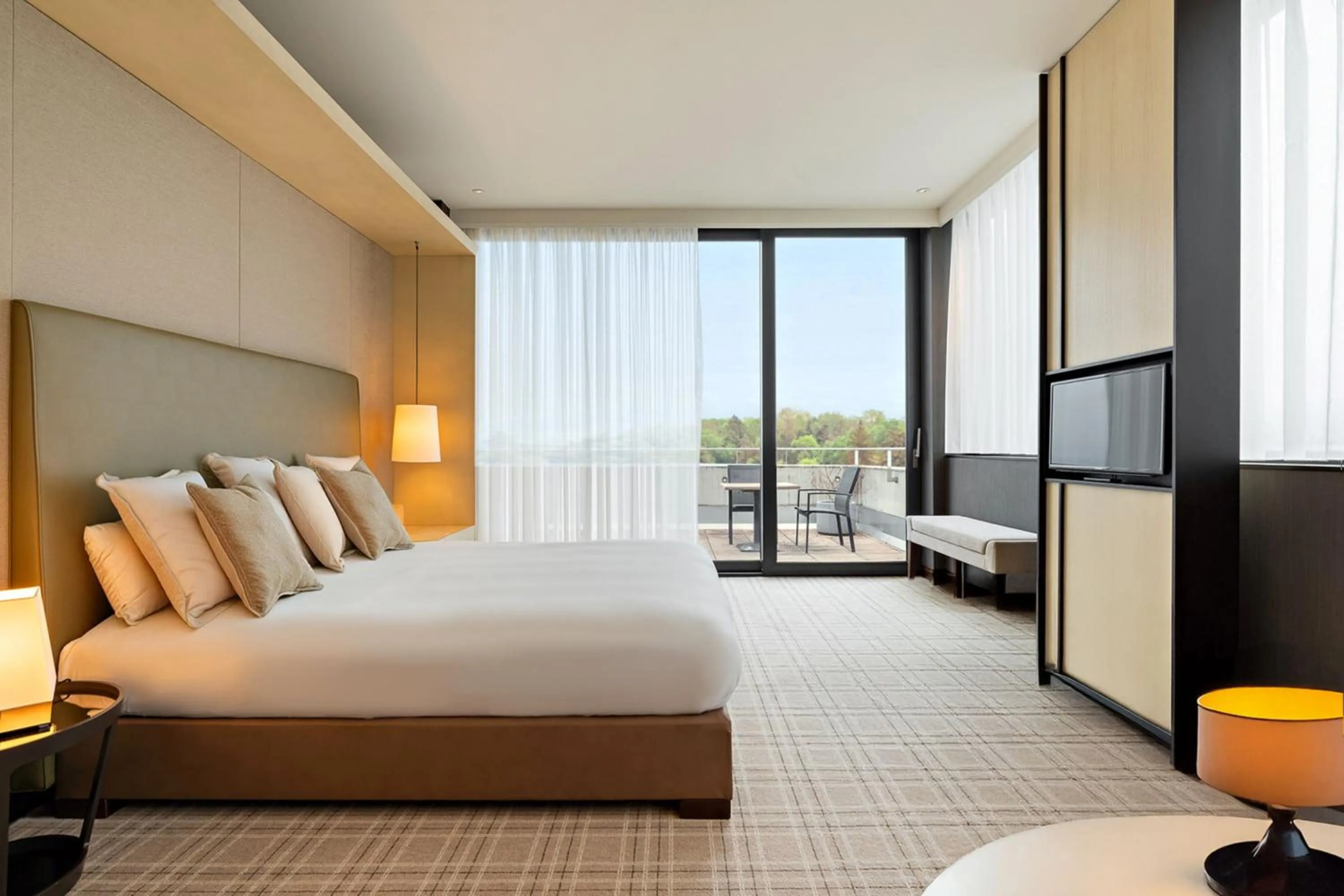 Photo of the whole room, Bed in Crowne Plaza Geneva by IHG