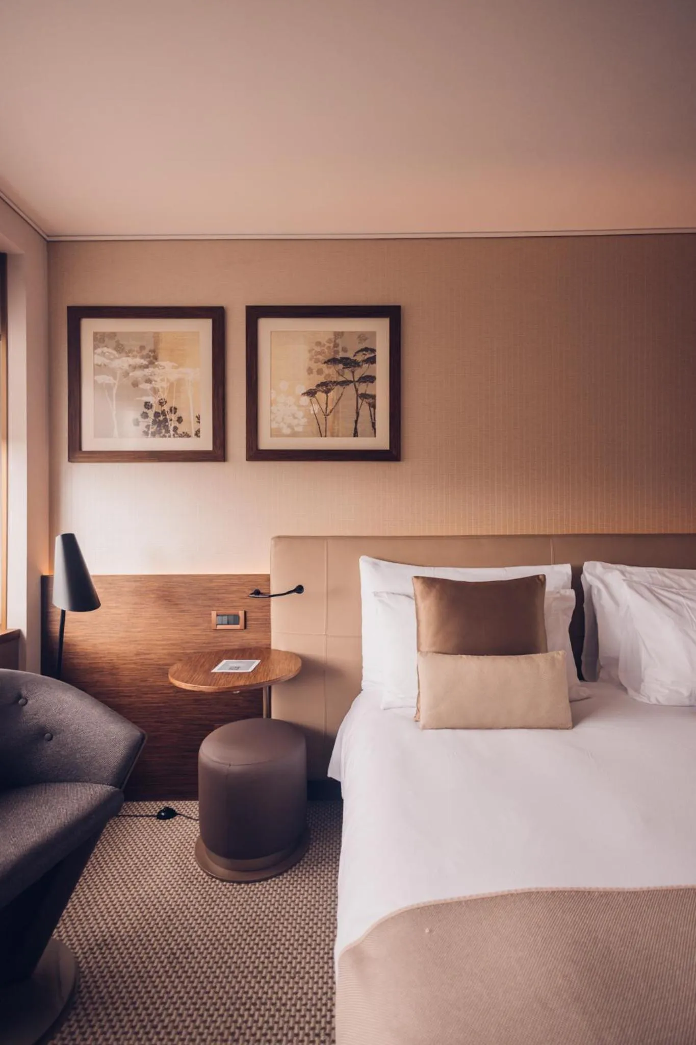 Bedroom, Bed in Crowne Plaza Geneva by IHG