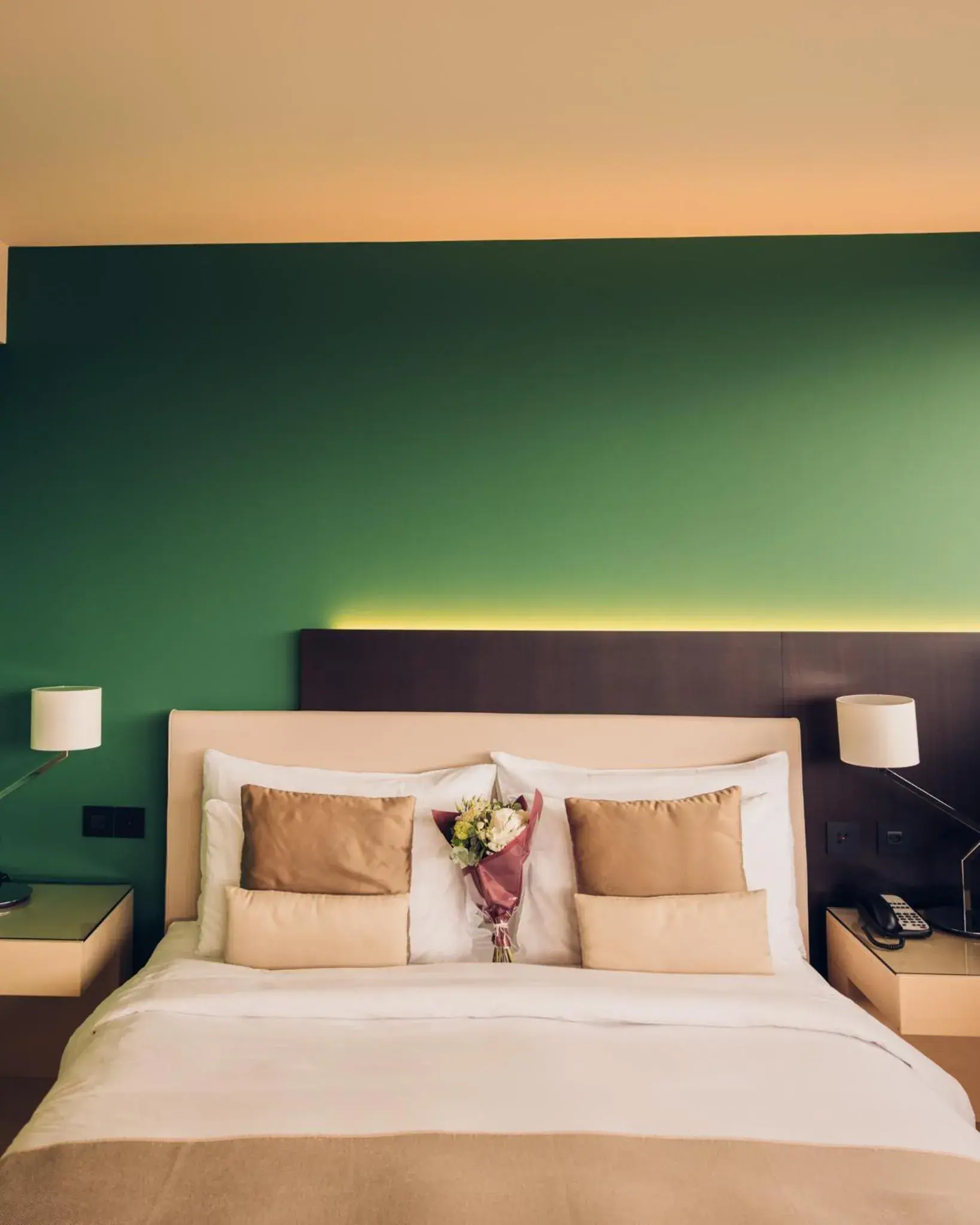 Bed in Crowne Plaza Geneva by IHG Bed in Crowne Plaza Geneva by IHG