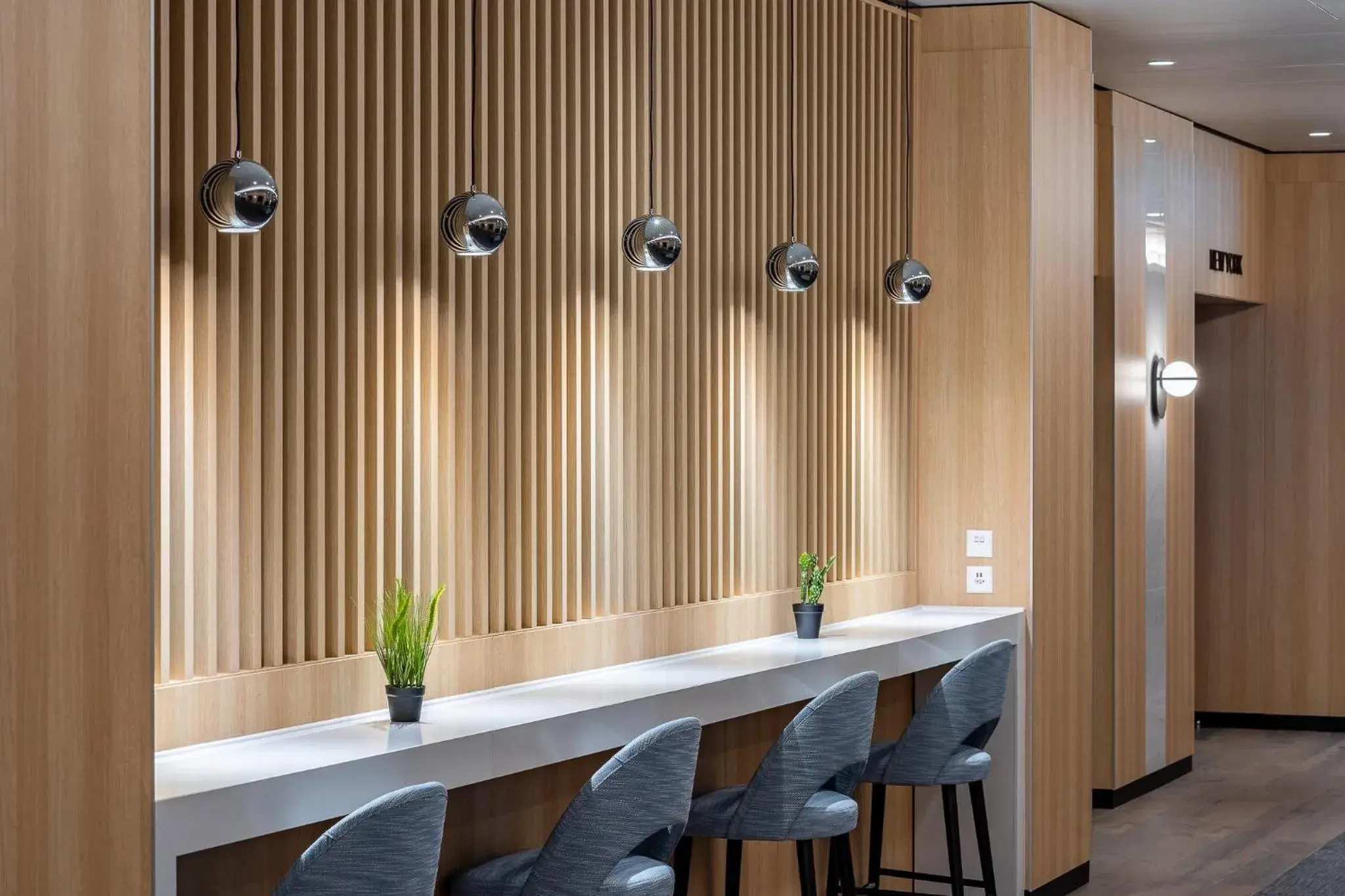 Restaurant/places to eat in Crowne Plaza Geneva by IHG Restaurant/places to eat in Crowne Plaza Geneva by IHG