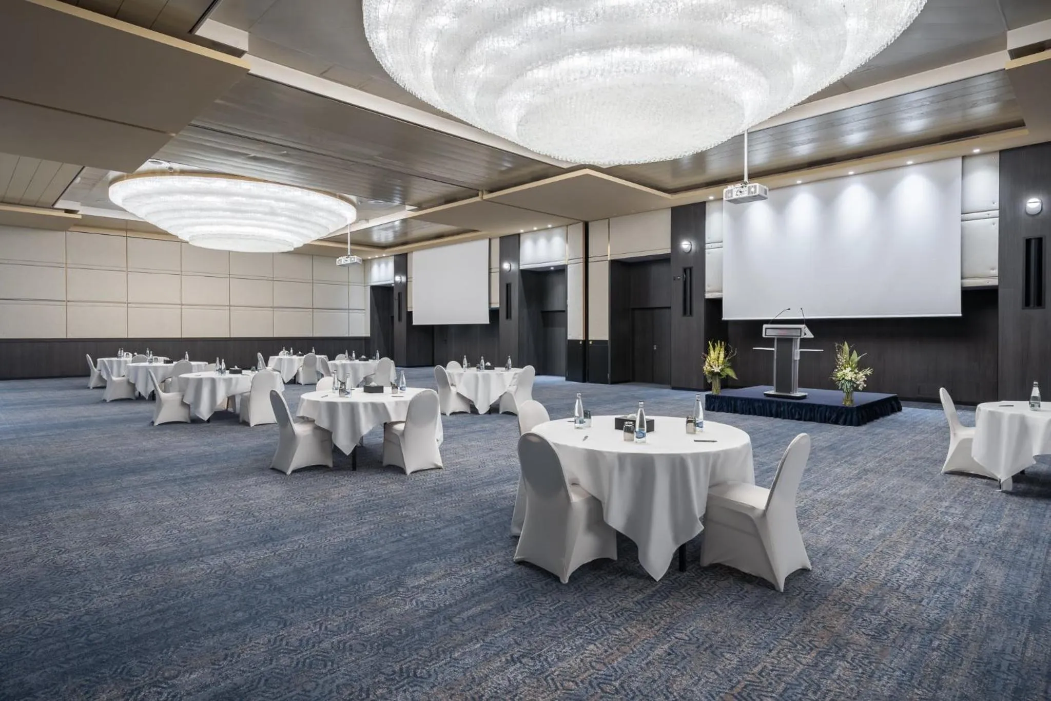 Banquet/Function facilities in Crowne Plaza Geneva by IHG