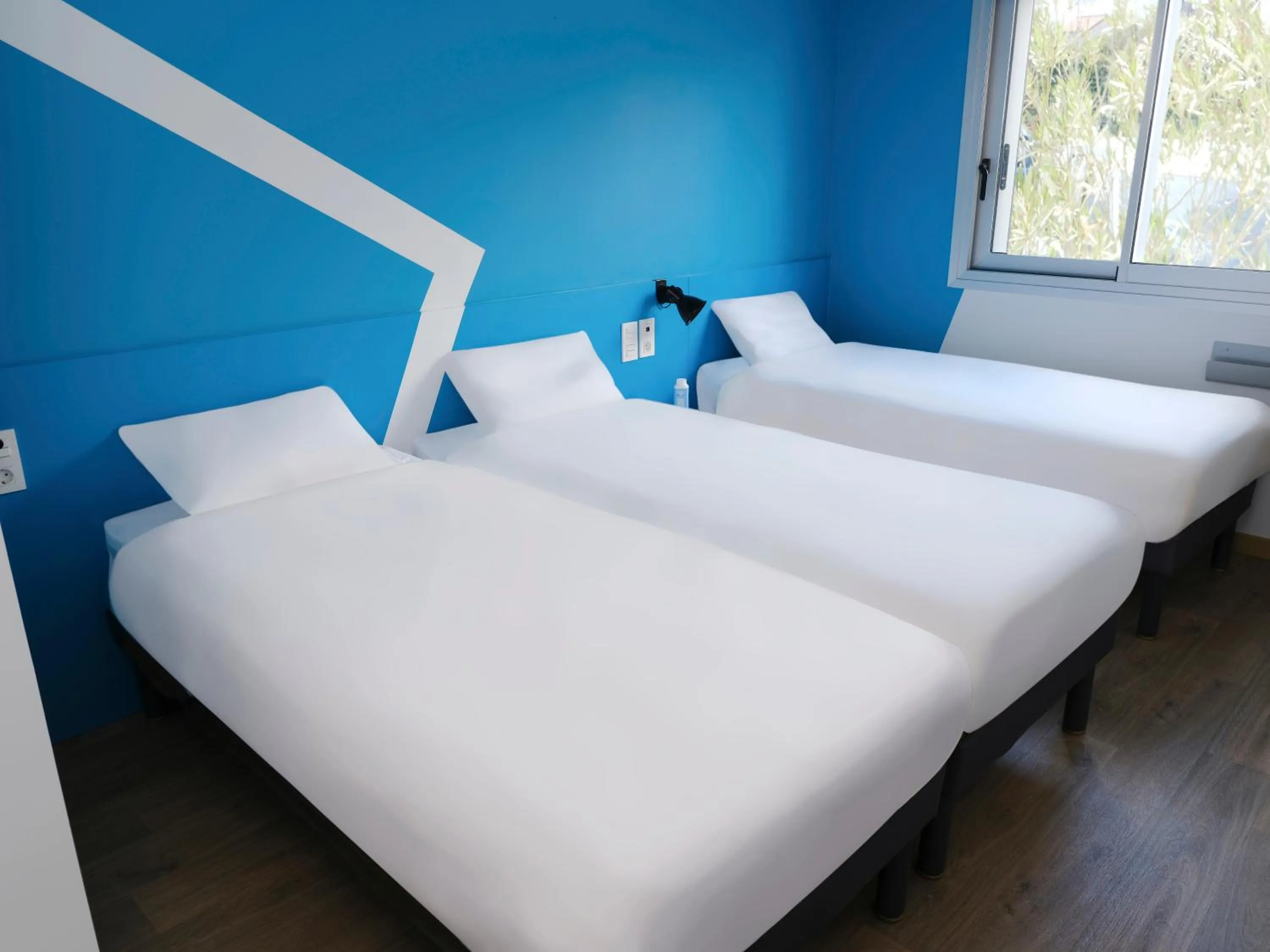 Bed in ibis budget Toulouse Colomiers
