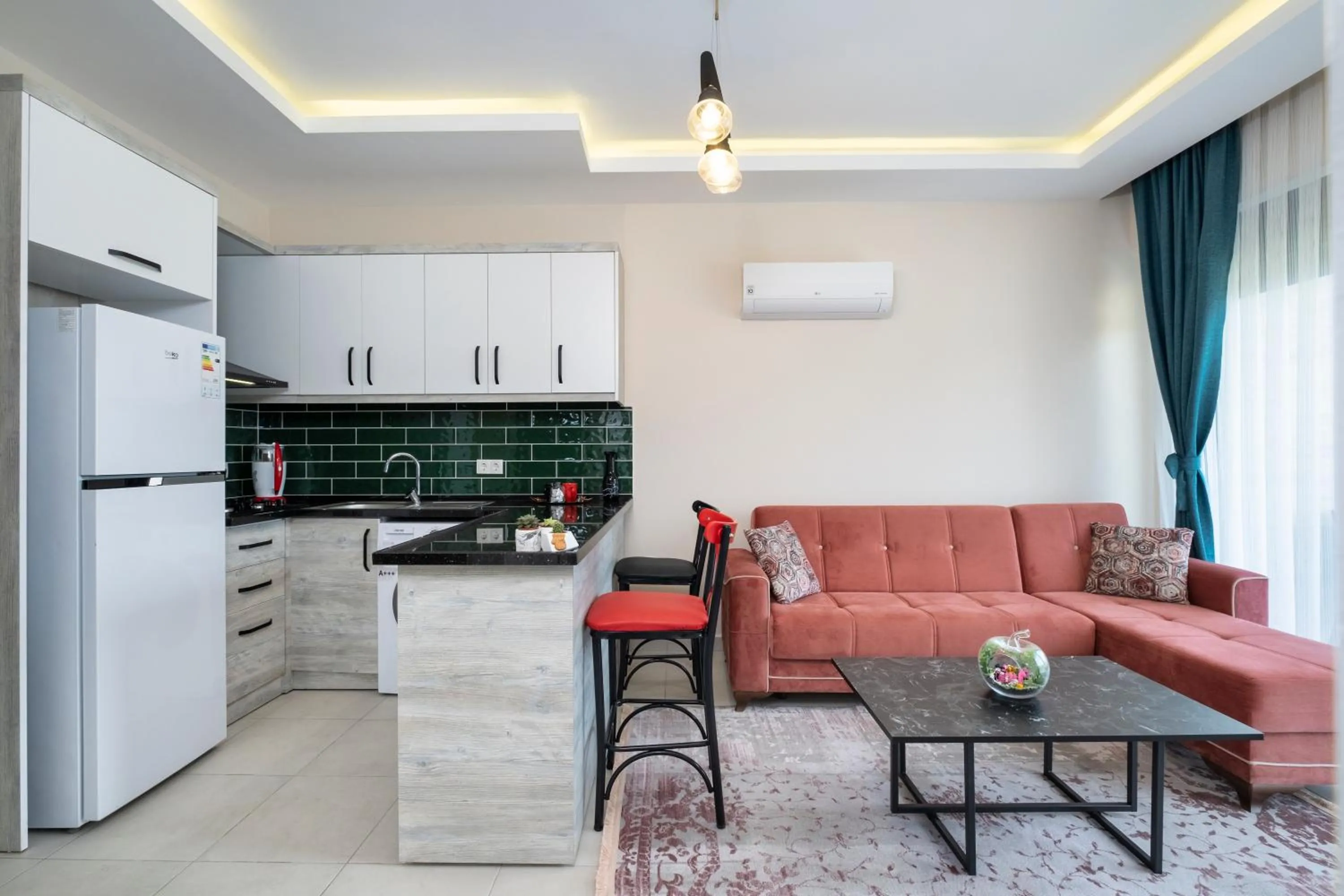 Communal lounge/ TV room in Orion Apart Tekirova