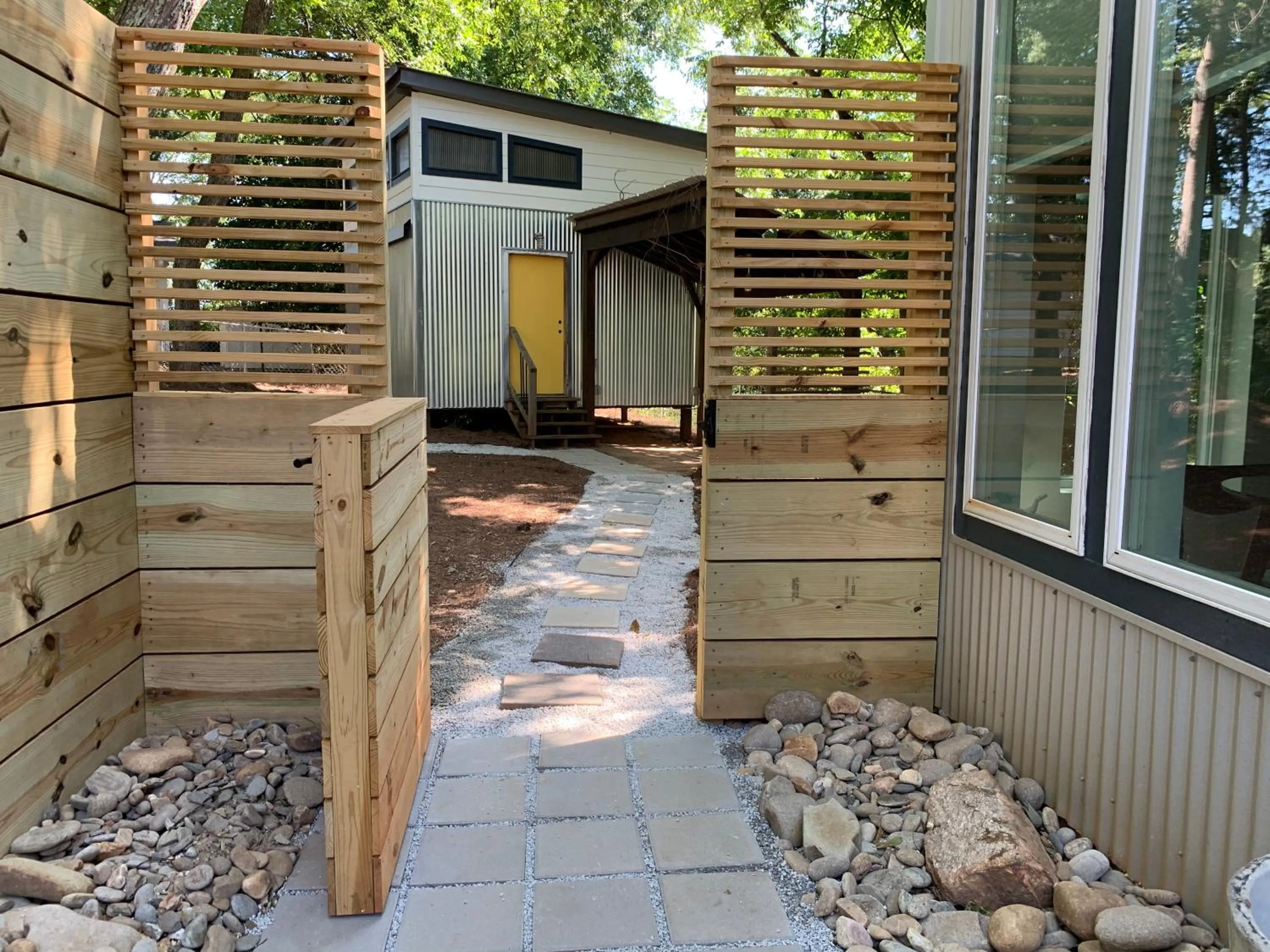 Area and facilities in NormalBnB - 2 Blocks From Restaurants, Bars, Hospital