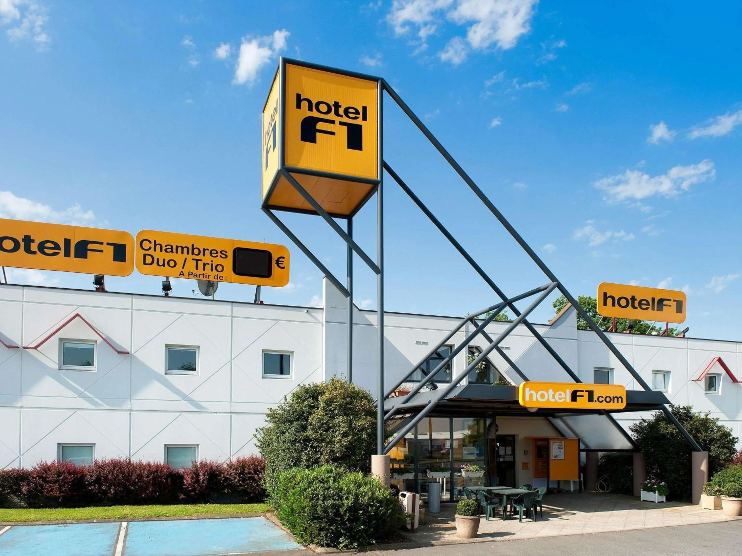 Property building in hotelF1 Villeneuve Loubet