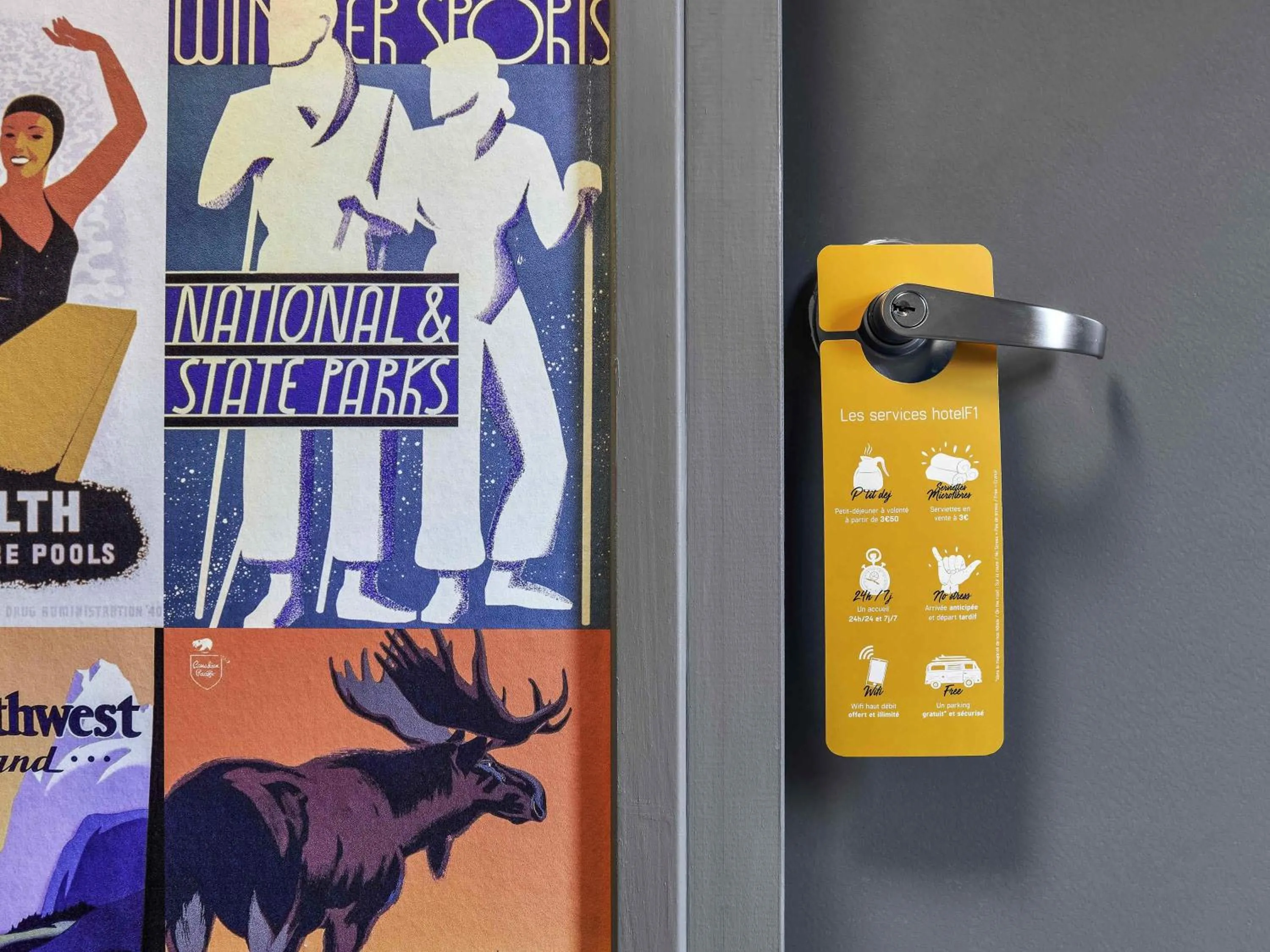 Bedroom in hotelF1 Villeneuve Loubet