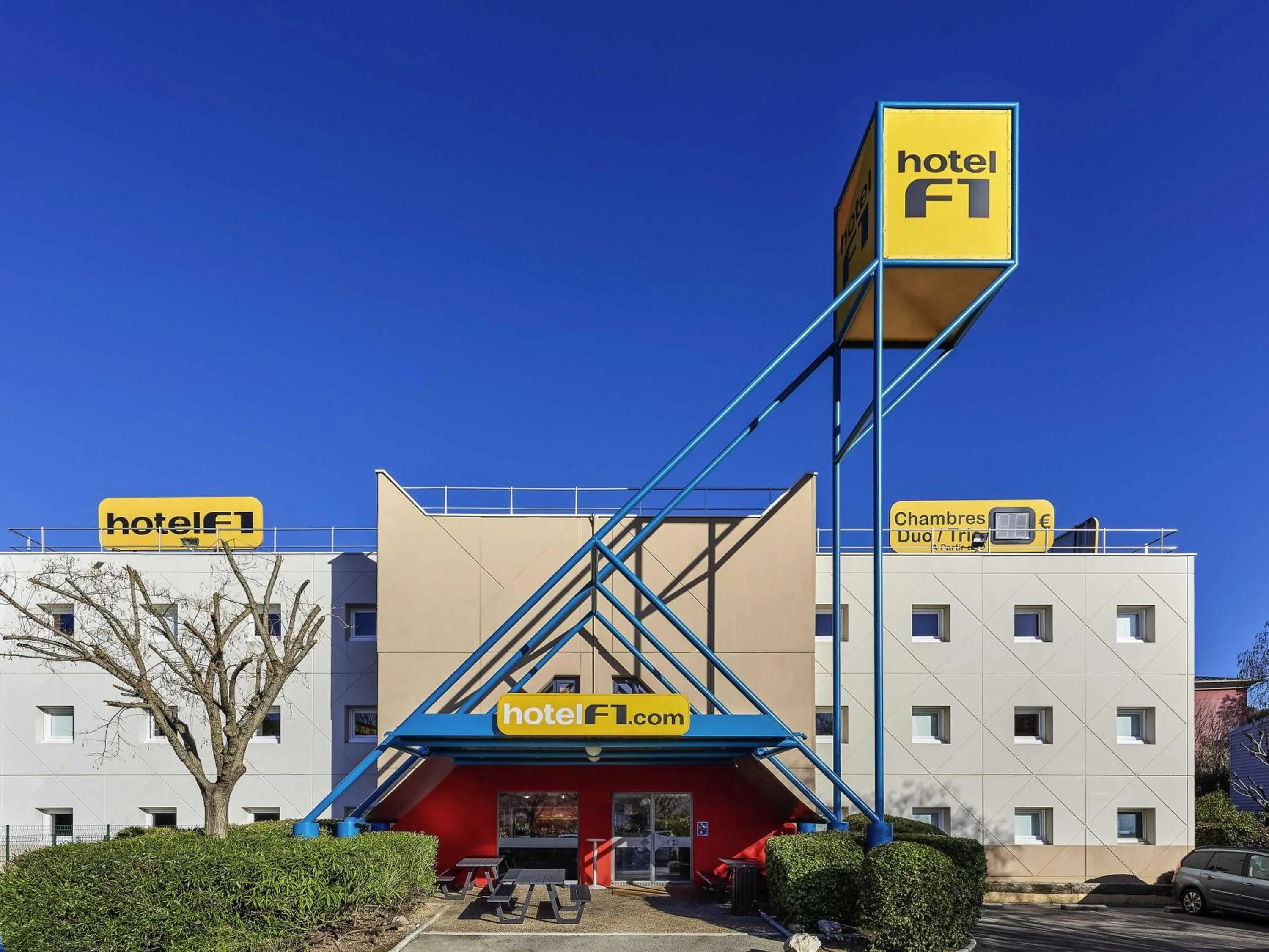 Property building in hotelF1 Toulouse Aéroport