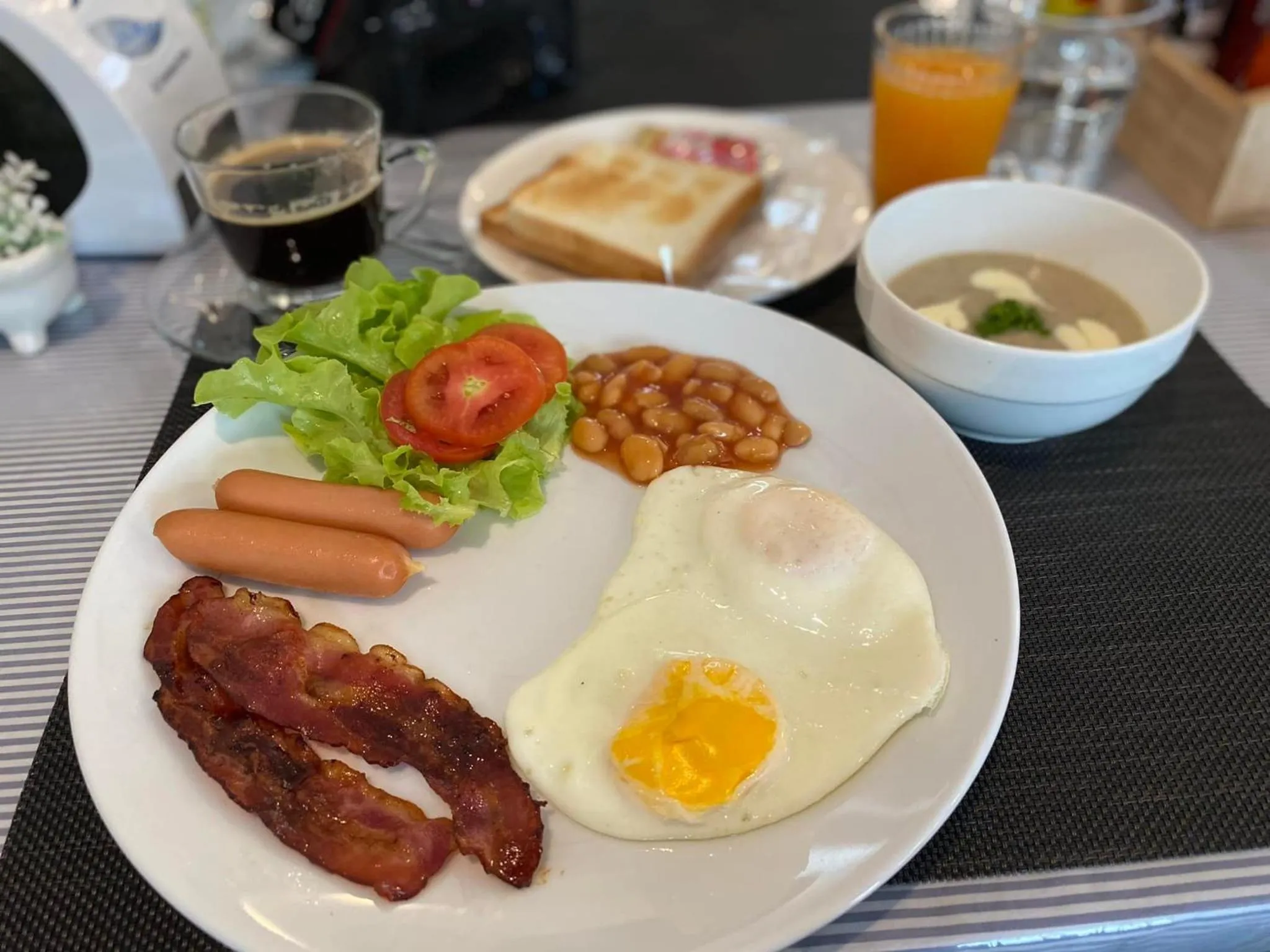 Breakfast in Palin Family Cottage