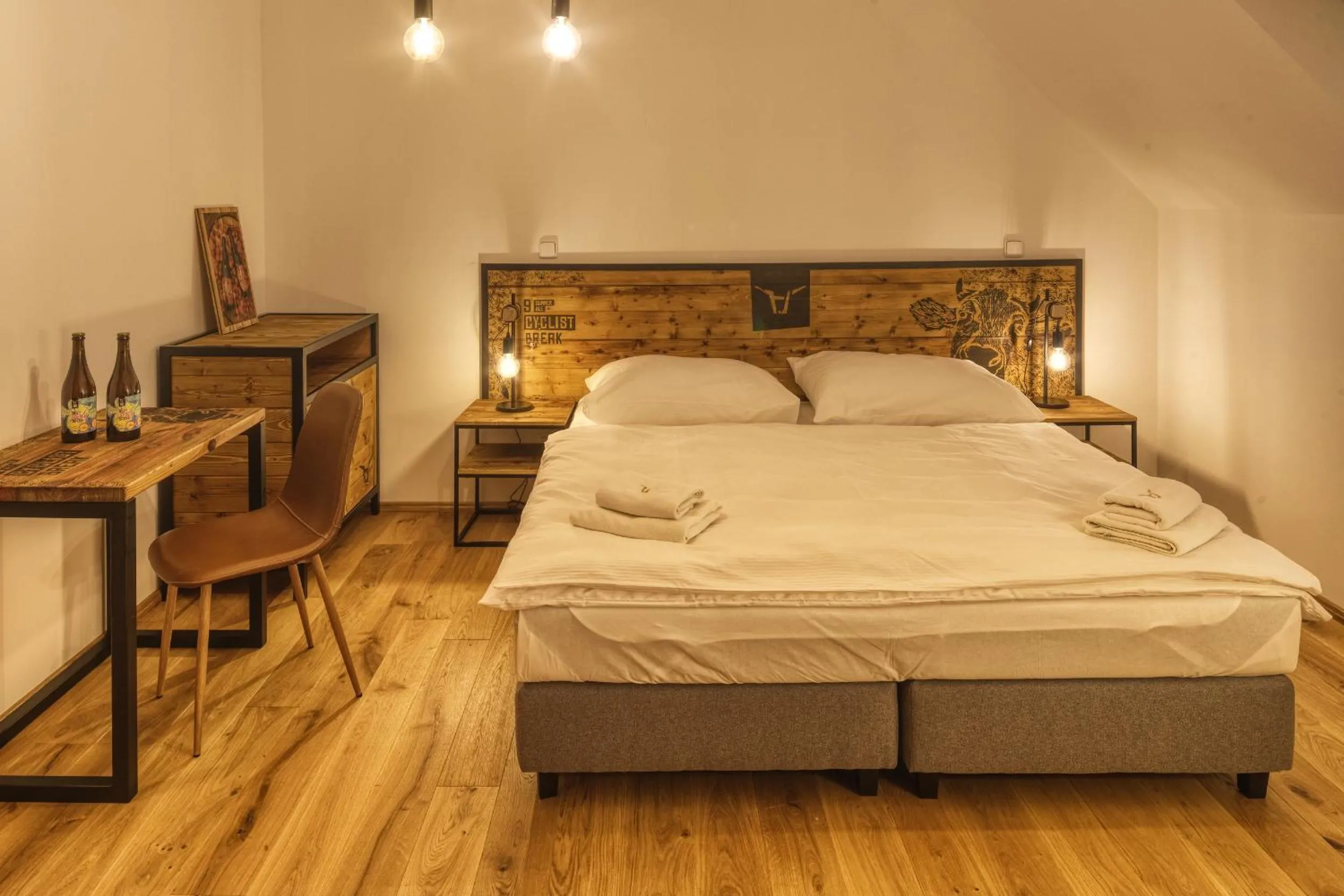 Bed in Pivní Hotel