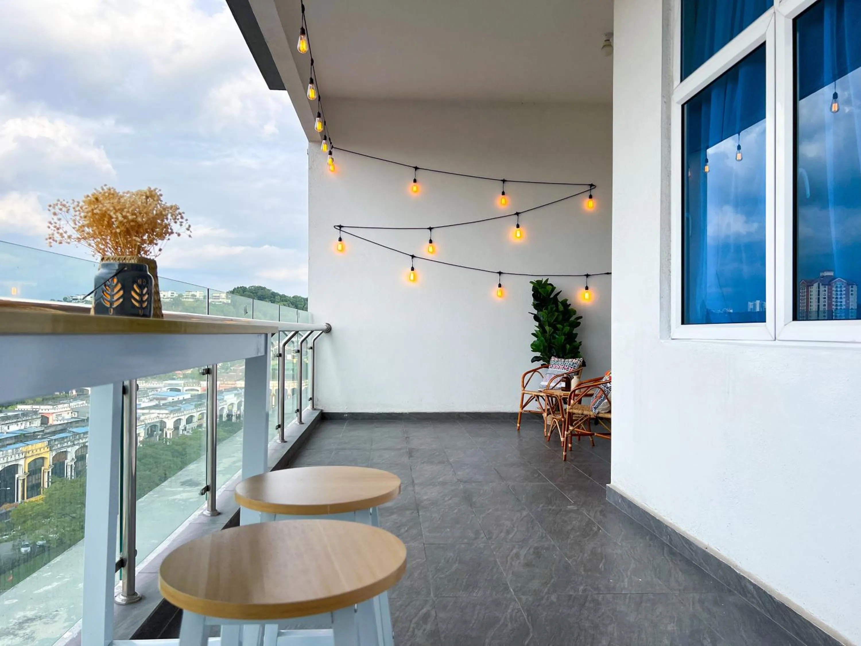 Balcony/Terrace in Skypod Residence Puchong