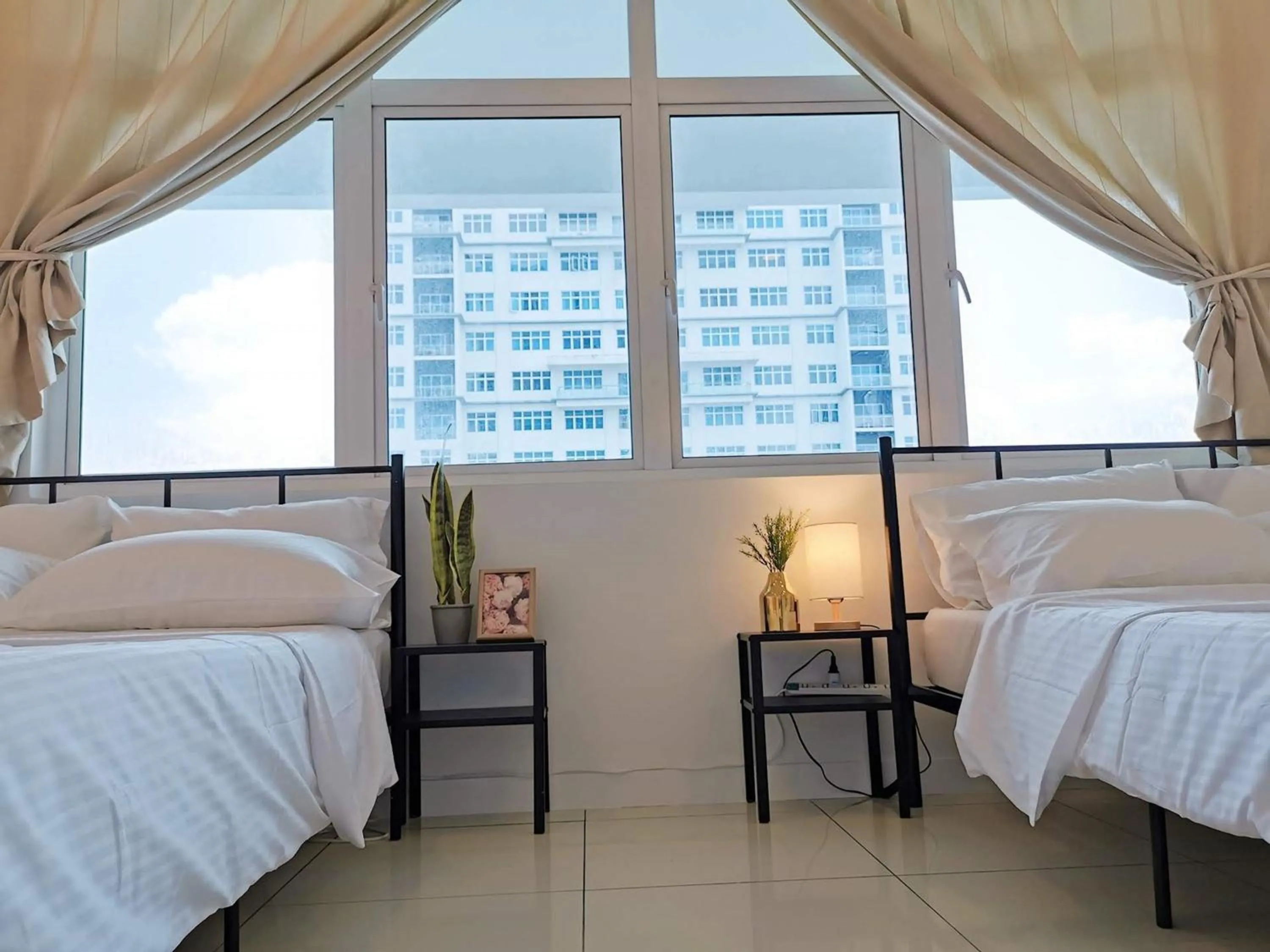 Bedroom, Bed in Skypod Residence Puchong