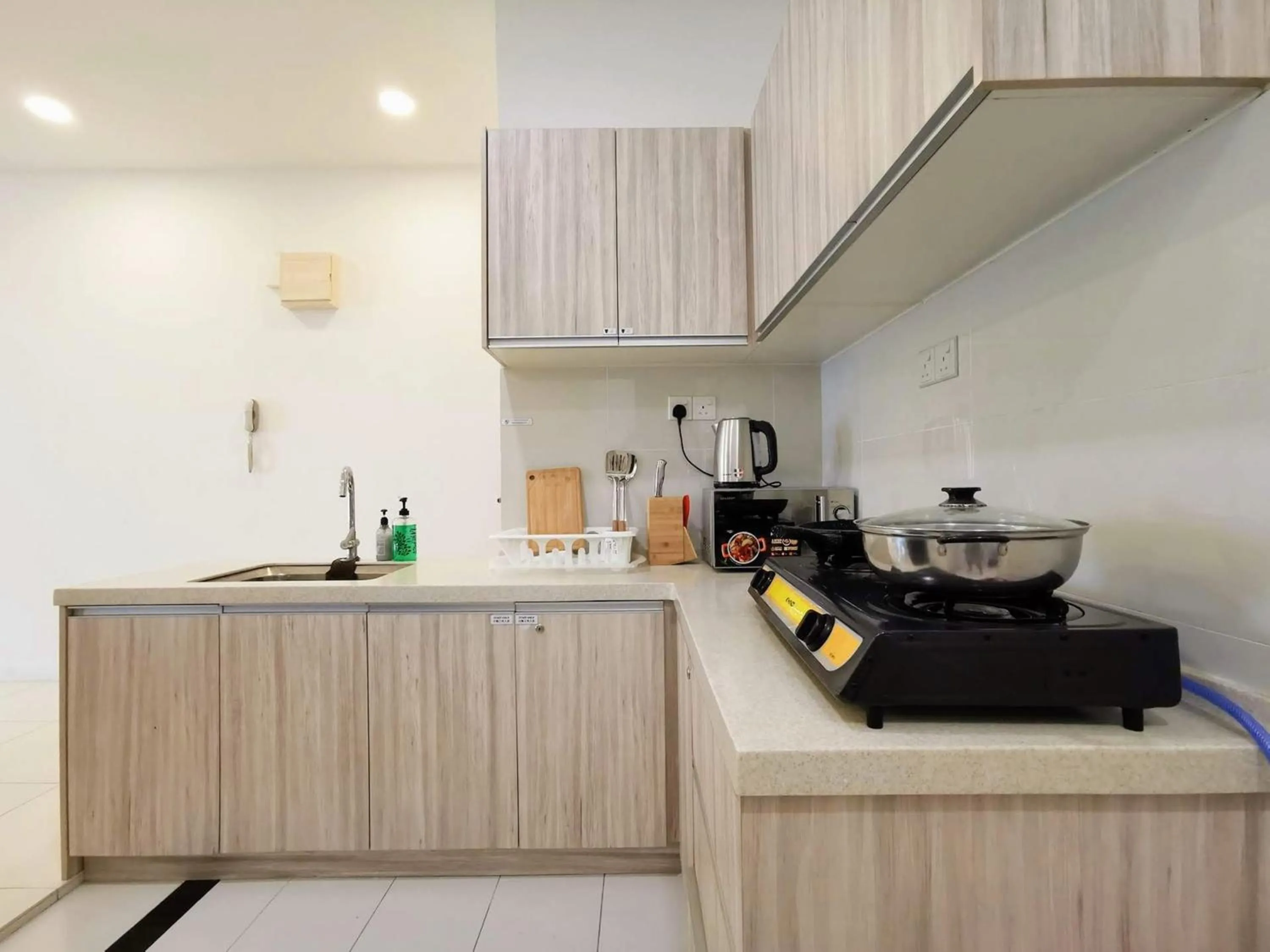 Kitchen or kitchenette in Skypod Residence Puchong