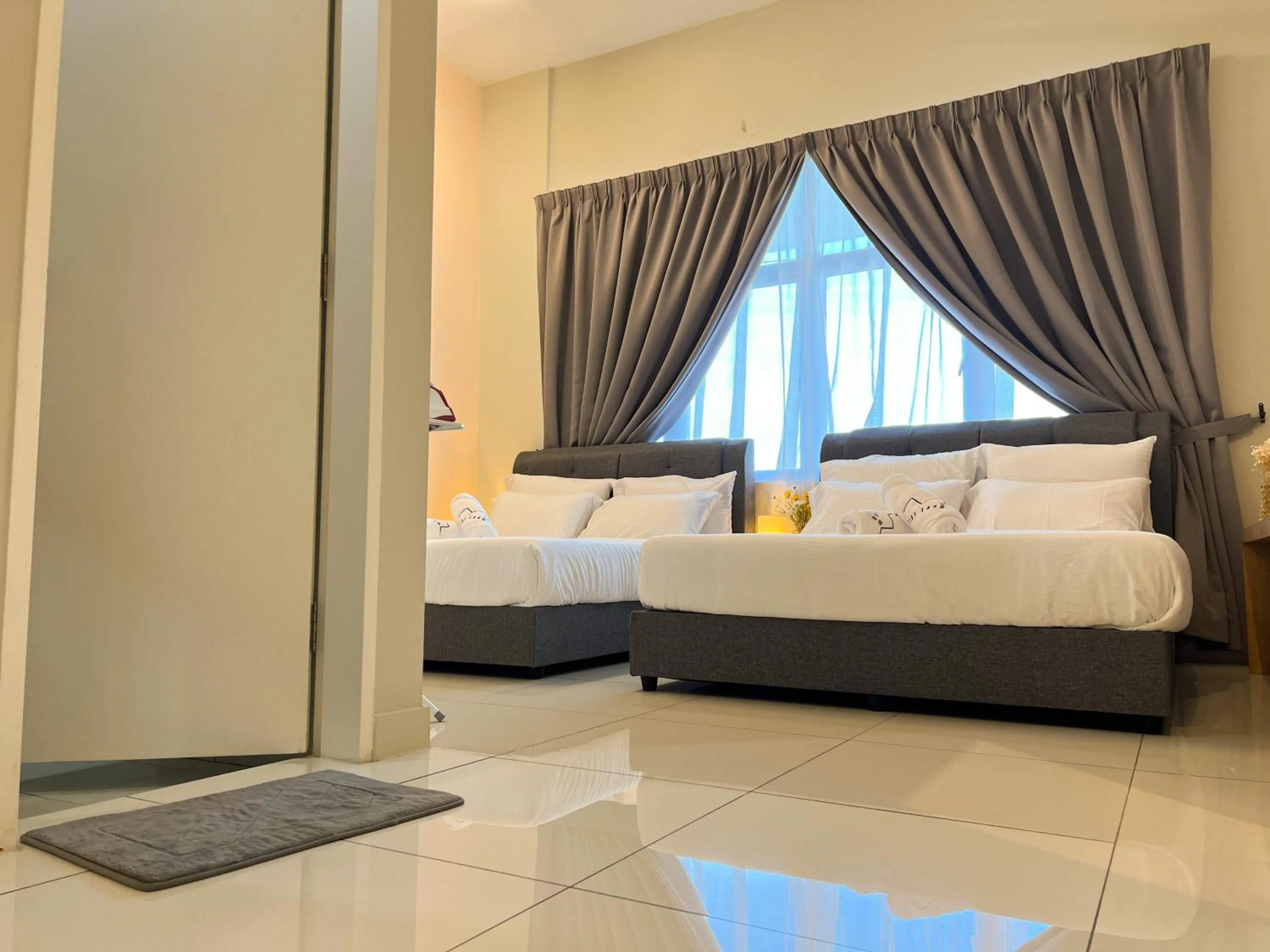 Bedroom, Bed in Skypod Residence Puchong