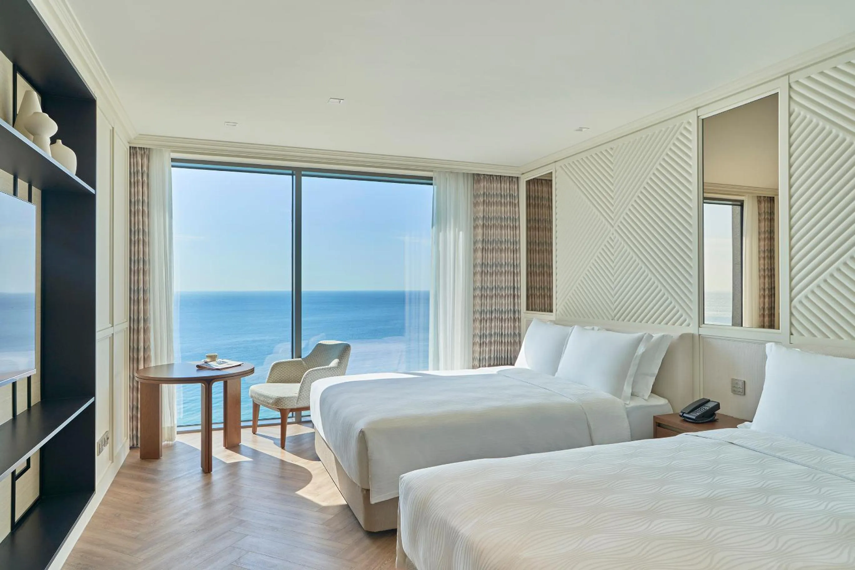 Bedroom, Bed in Grand Josun Busan
