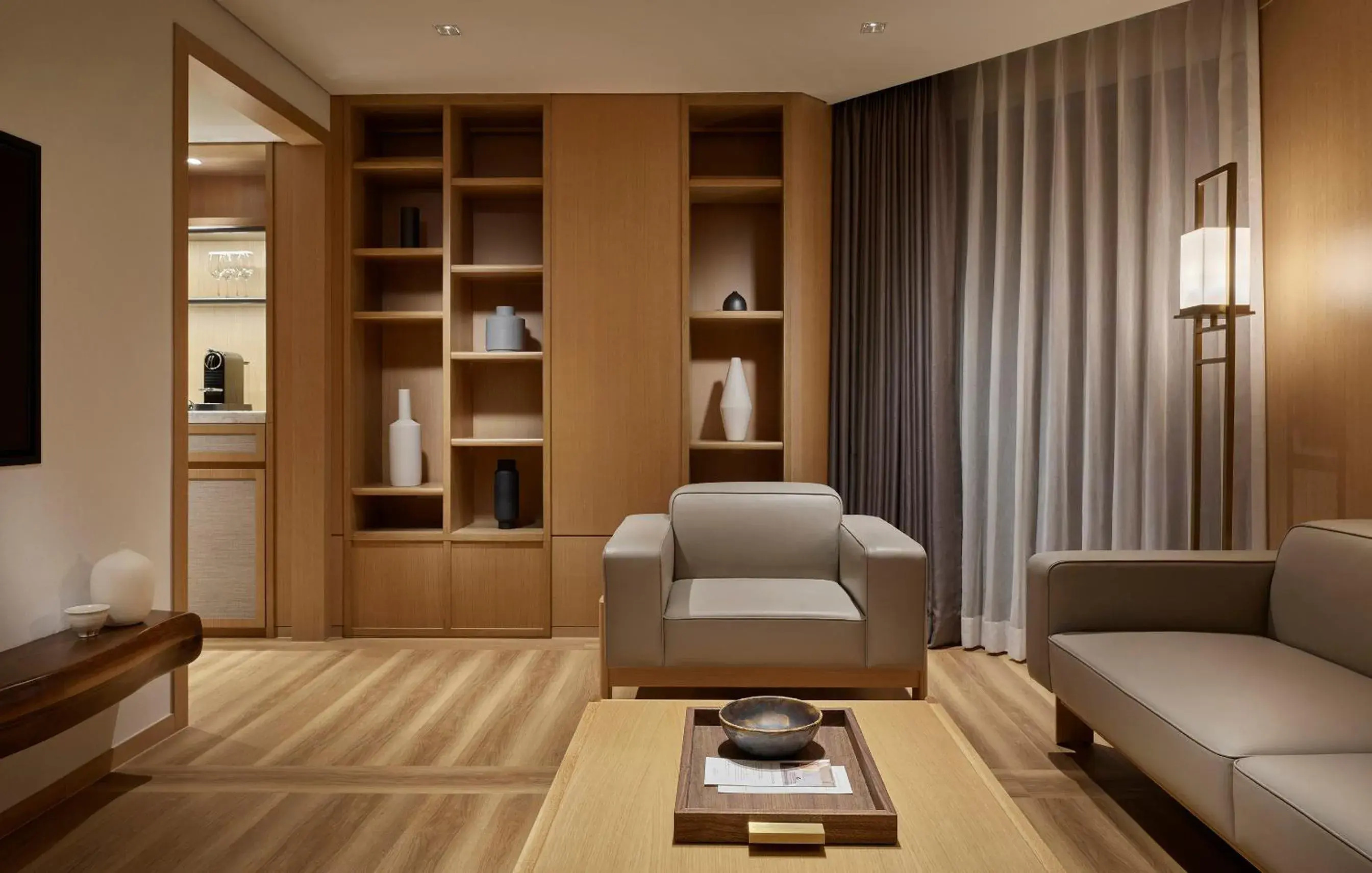 Corner Suite Ondol Room with City View in Grand Josun Busan Corner Suite Ondol Room with City View in Grand Josun Busan