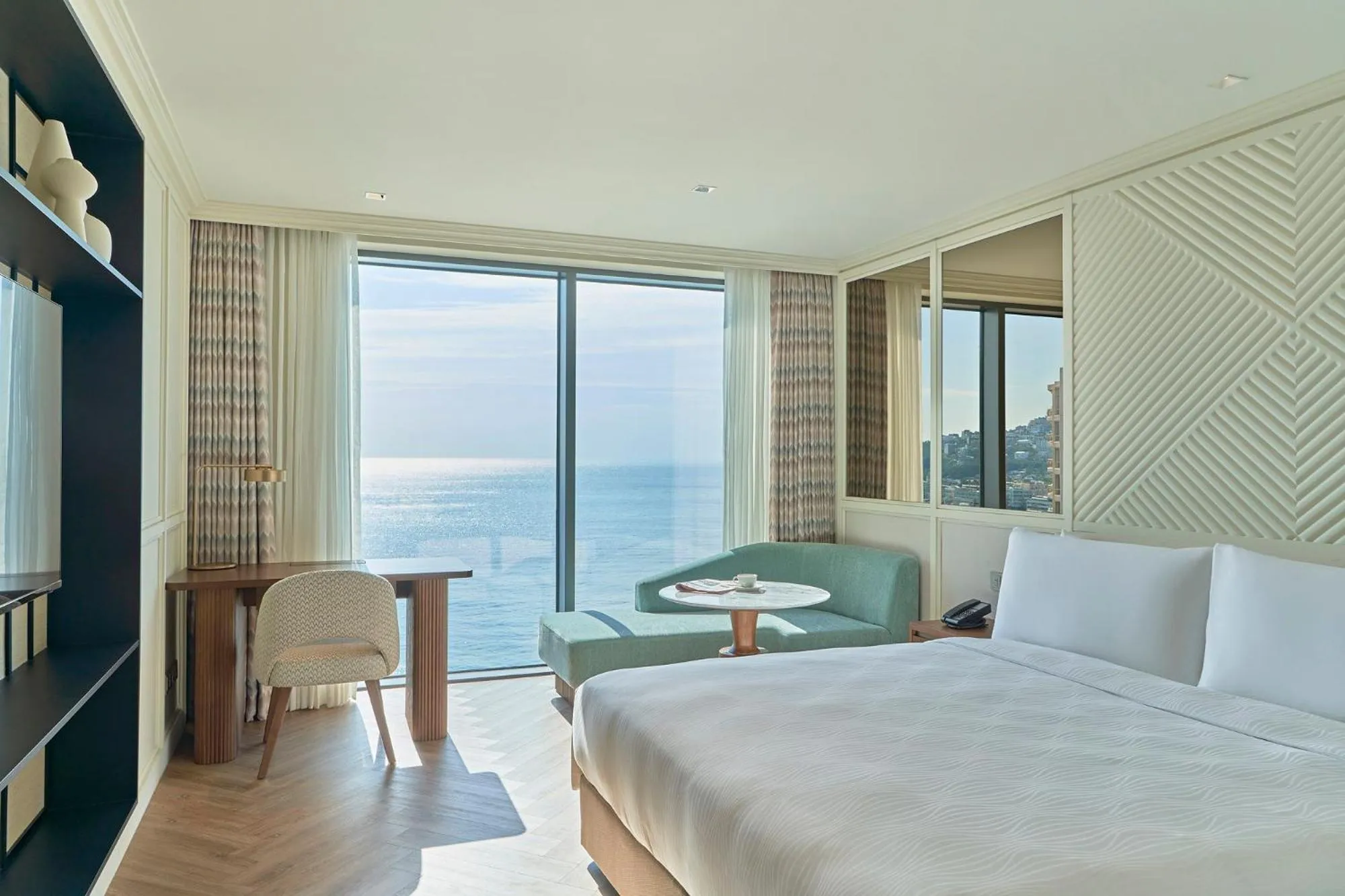 Bedroom, Bed in Grand Josun Busan