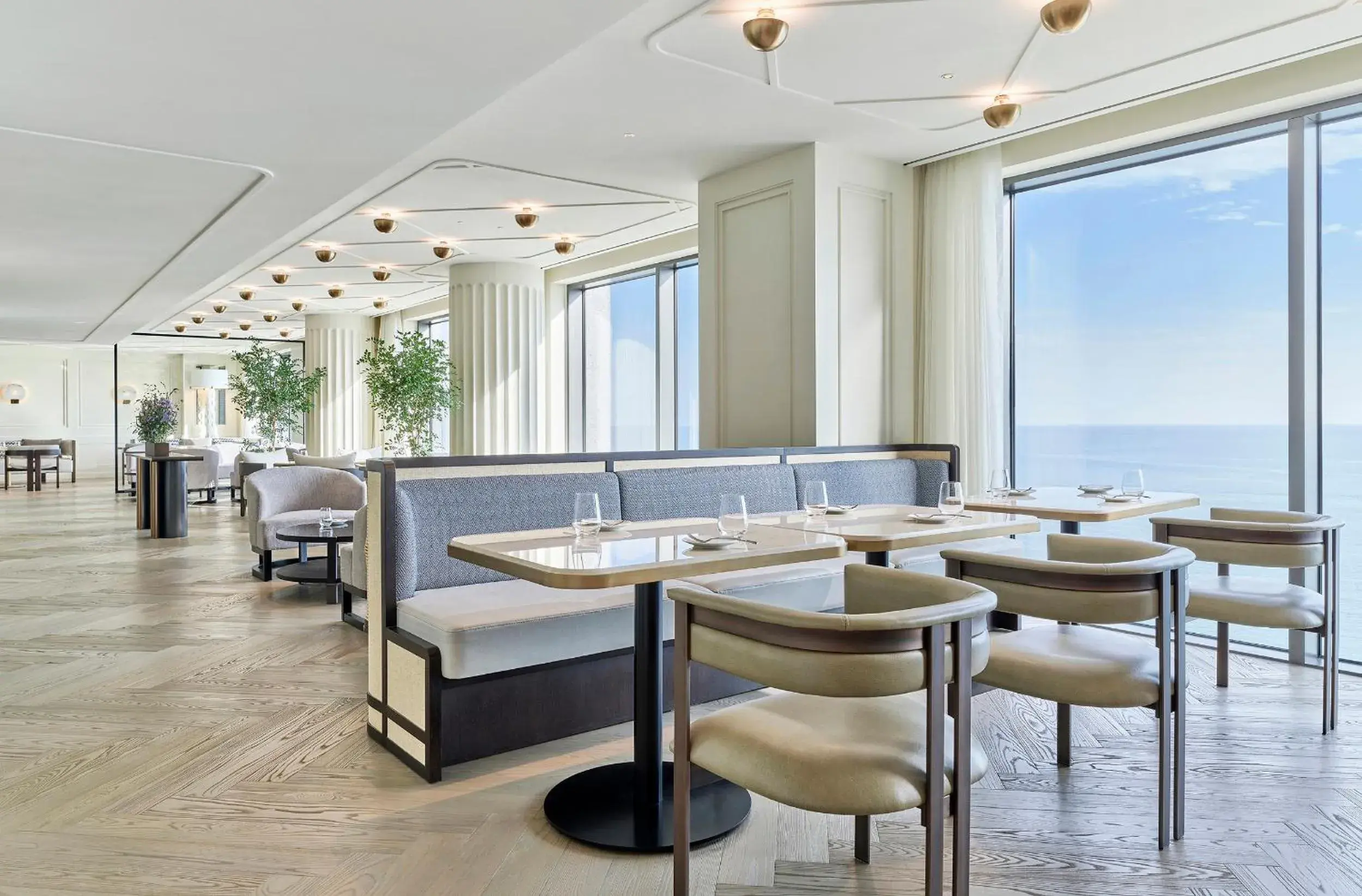 Lounge or bar in Grand Josun Busan Lounge or bar in Grand Josun Busan