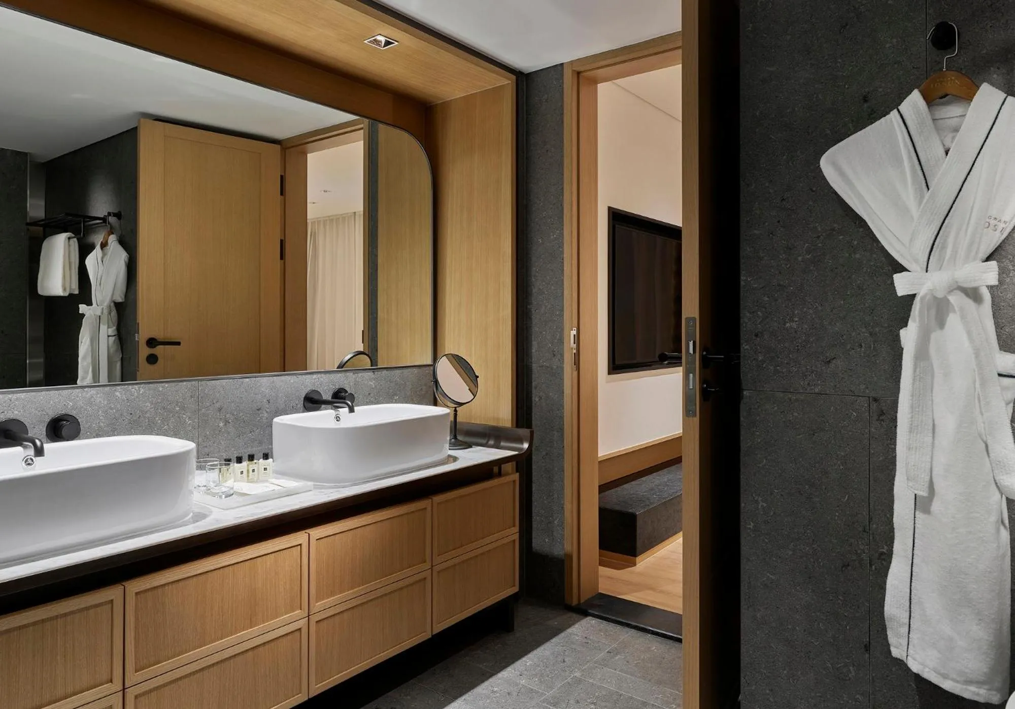 Bathroom in Grand Josun Busan