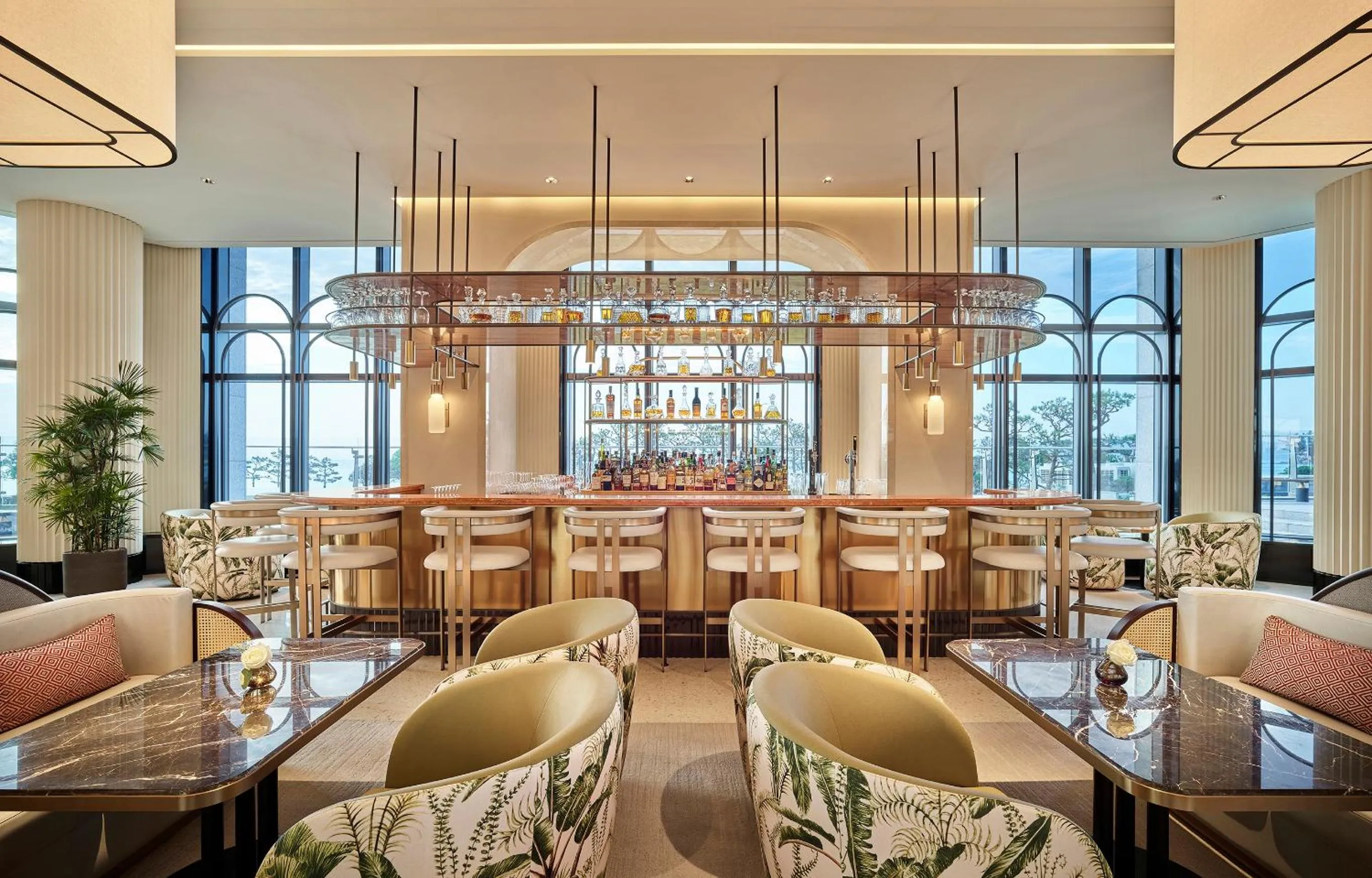 Lounge or bar in Grand Josun Busan