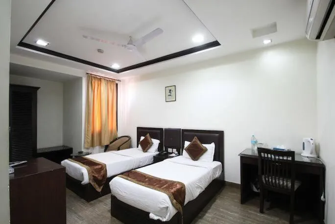 Bedroom, Bed in HOTEL VEER PALACE